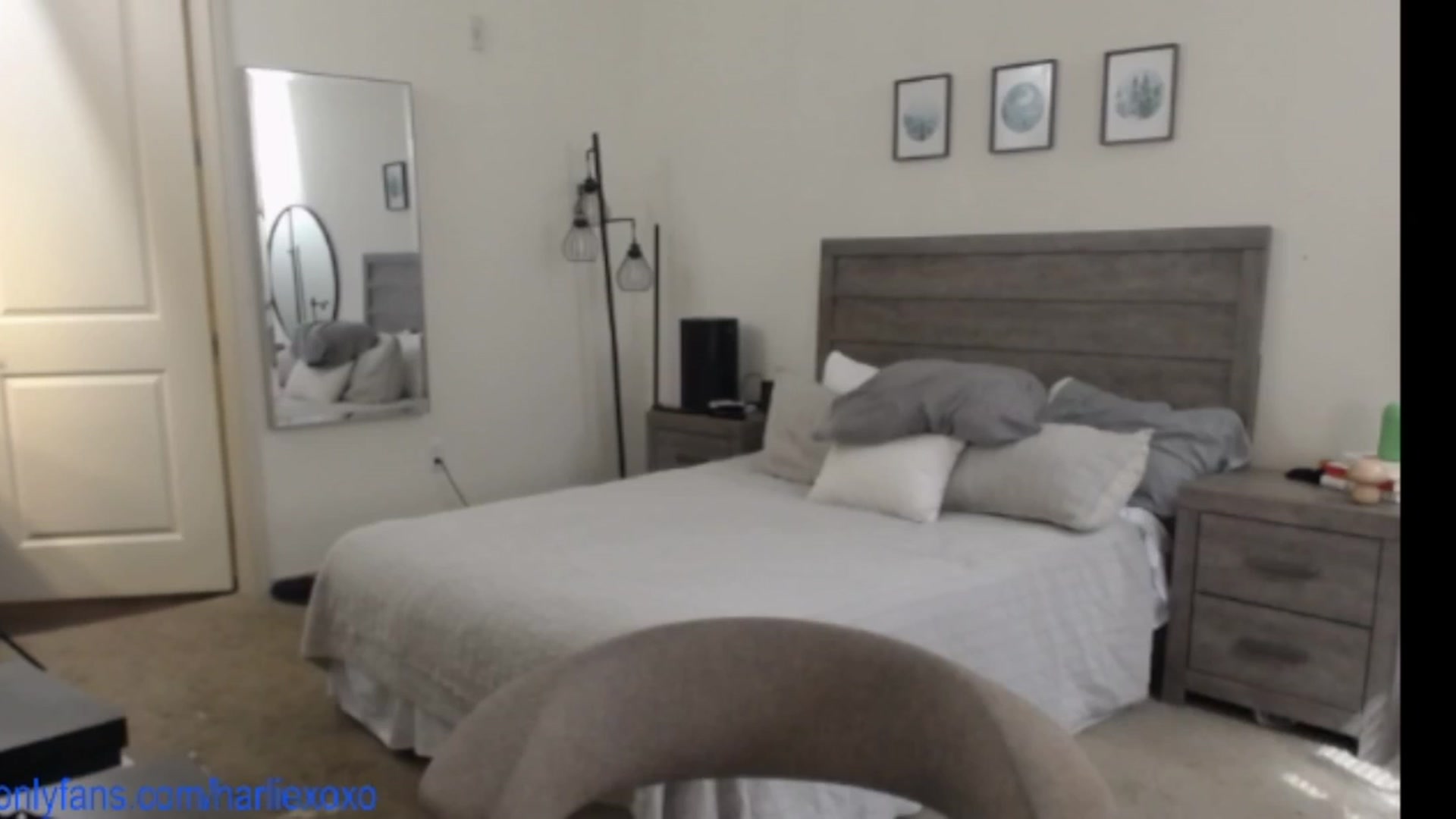 Gallery image thumbnail from SweetHarlie's myfreecams stream on, 06/13/2025, 22:04 image 3 of 20