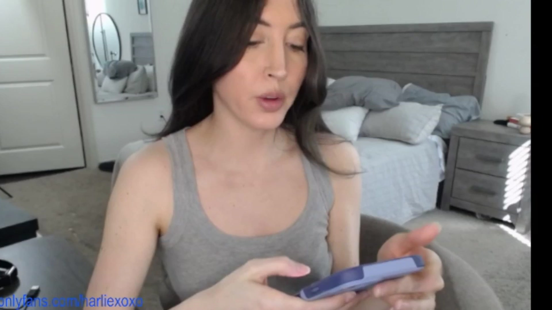 Gallery image thumbnail from SweetHarlie's myfreecams stream on, 06/13/2025, 22:04 image 19 of 20
