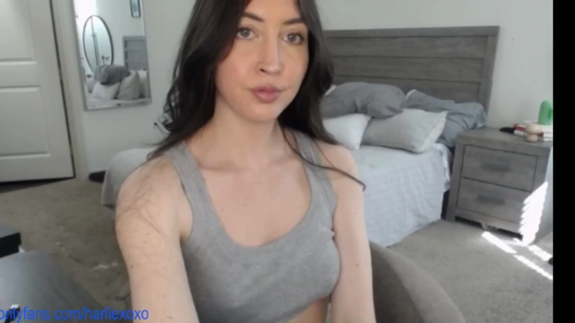 Gallery image thumbnail from SweetHarlie's myfreecams stream on, 06/13/2025, 22:04 image 9 of 20