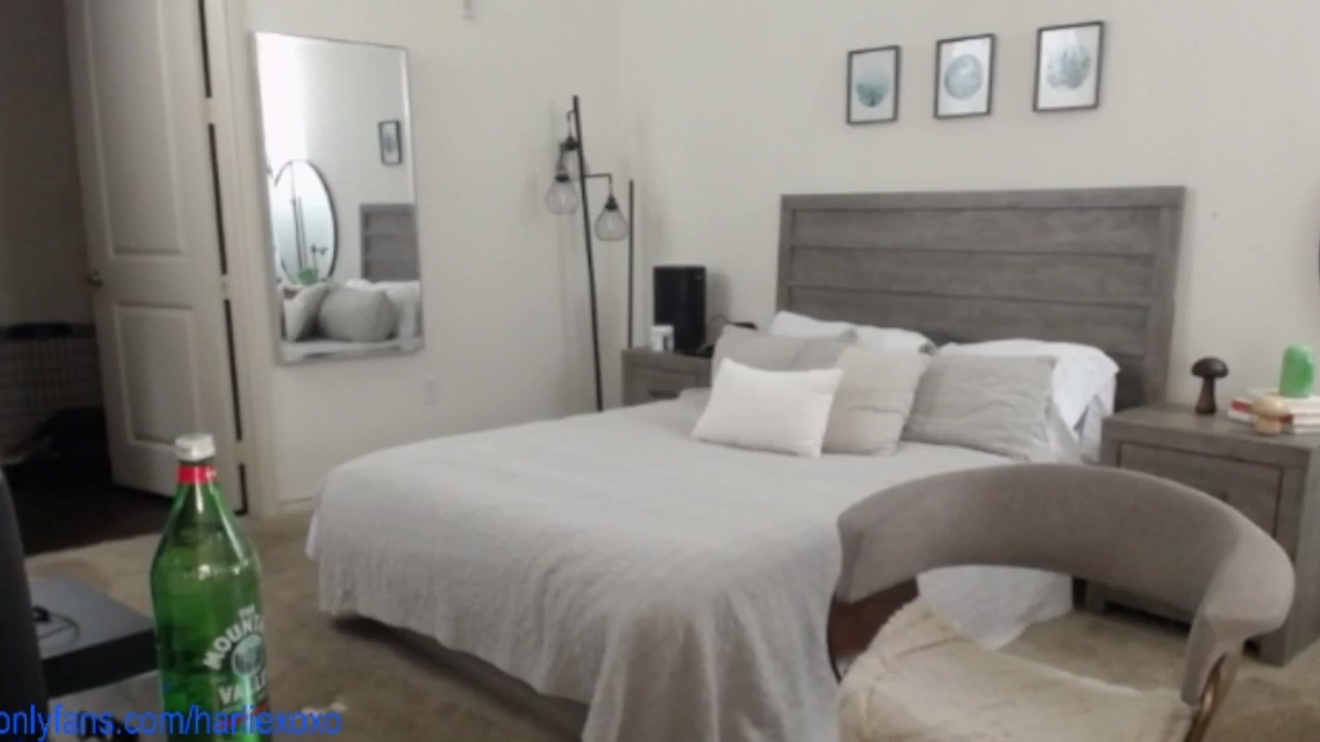 Gallery image thumbnail from SweetHarlie's myfreecams stream on, 06/17/2025, 21:00 image 1 of 20