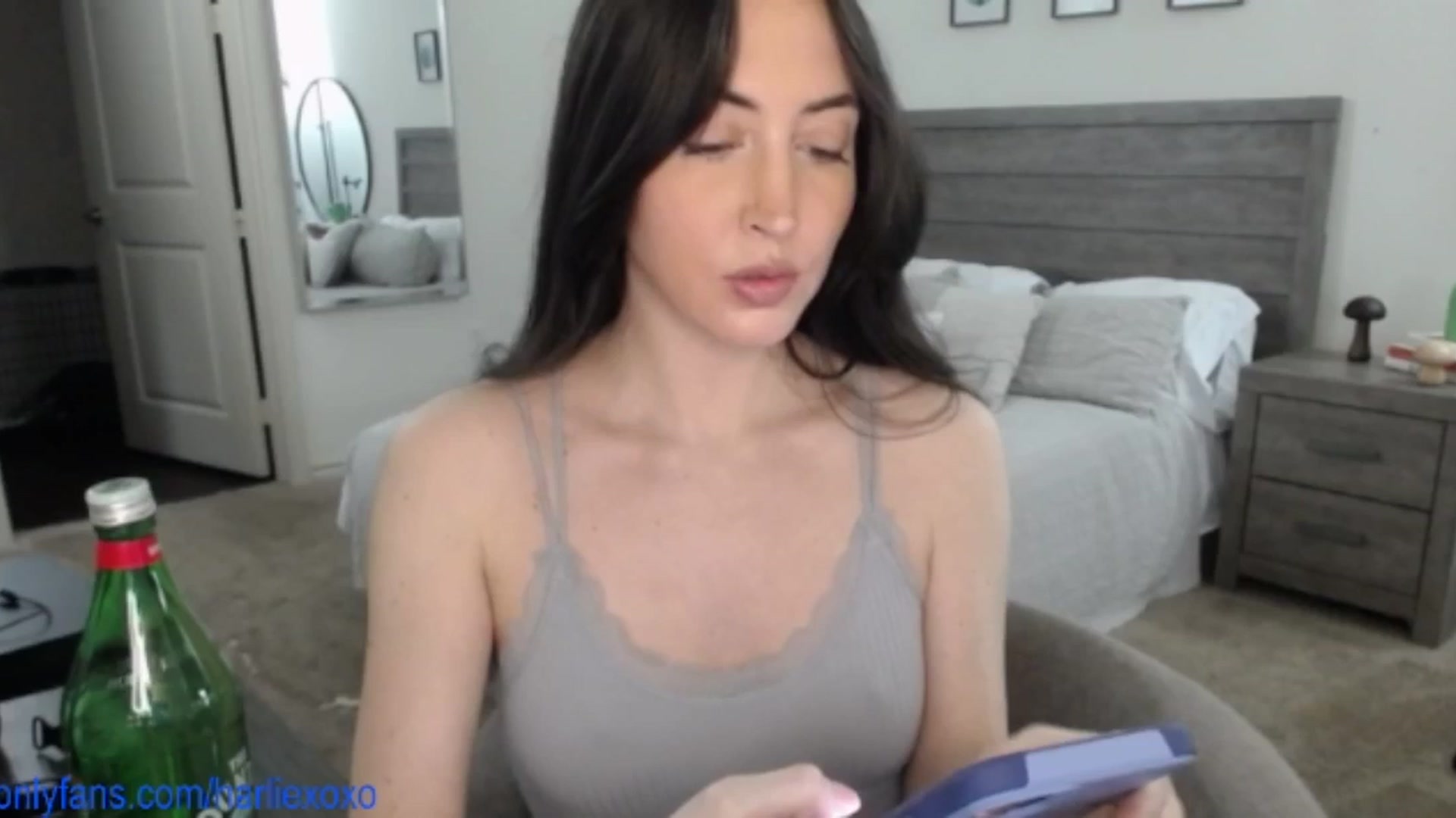 Gallery image thumbnail from SweetHarlie's myfreecams stream on, 06/17/2025, 21:00 image 4 of 20