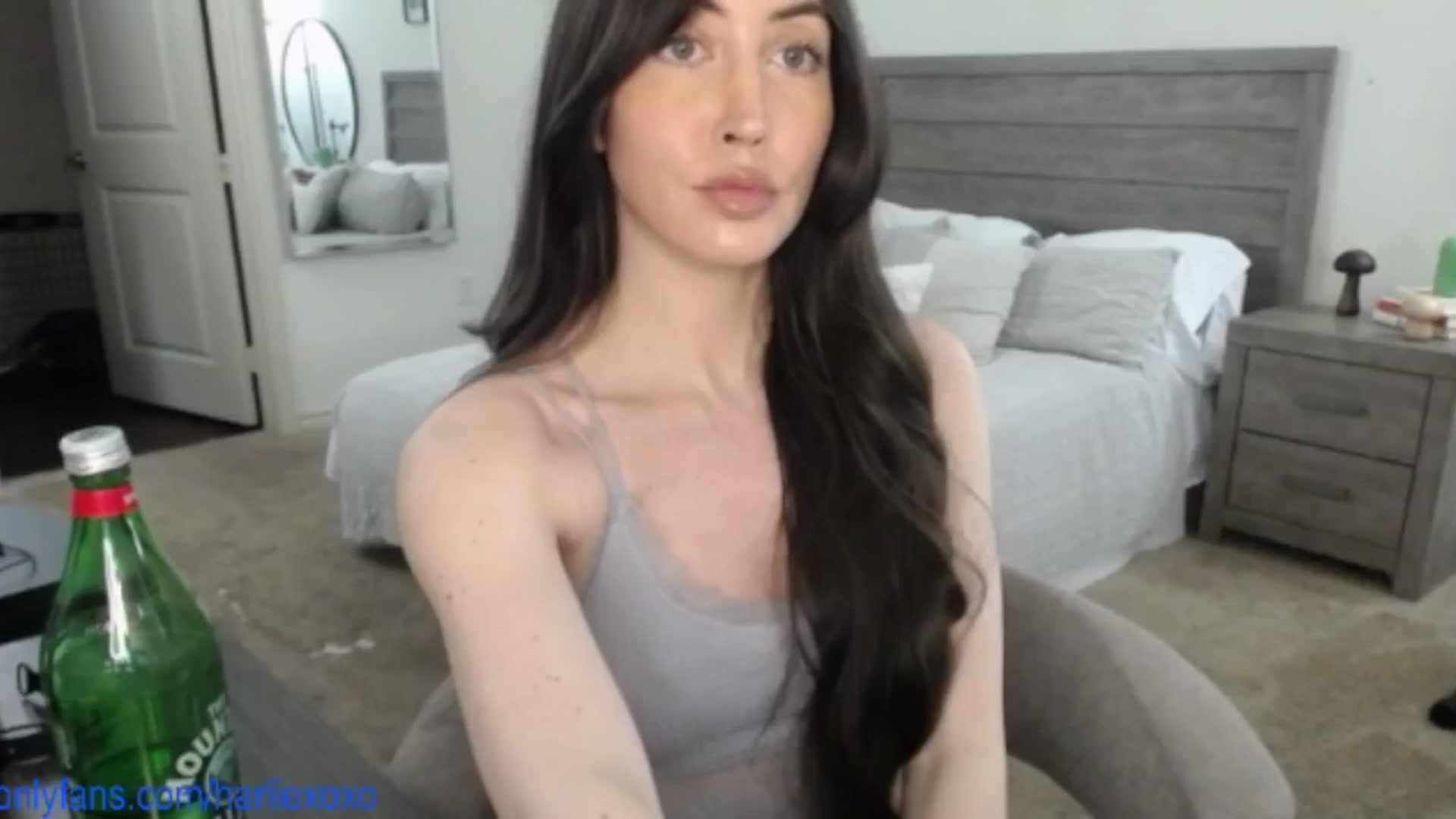 Gallery image thumbnail from SweetHarlie's myfreecams stream on, 06/17/2025, 21:00 image 5 of 20