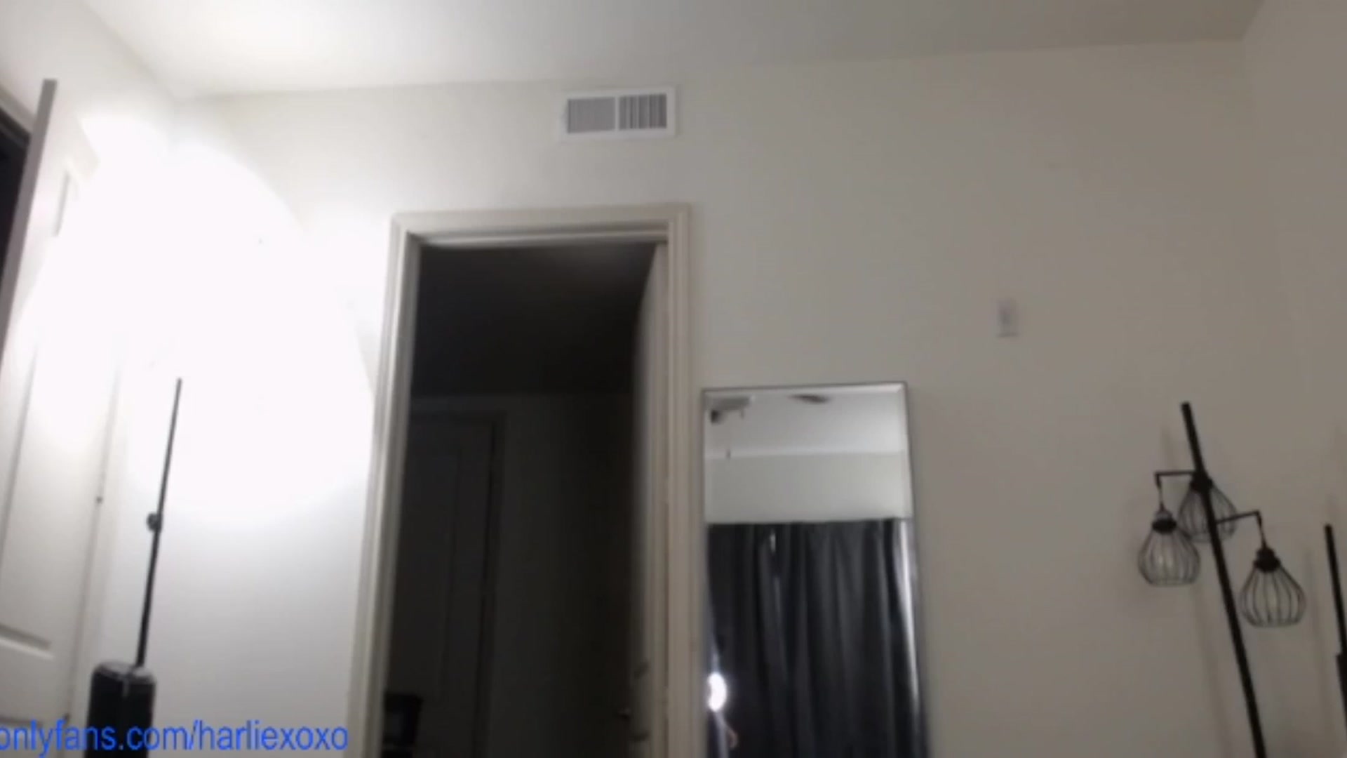 Gallery image thumbnail from SweetHarlie's myfreecams stream on, 06/17/2025, 23:14 image 3 of 20