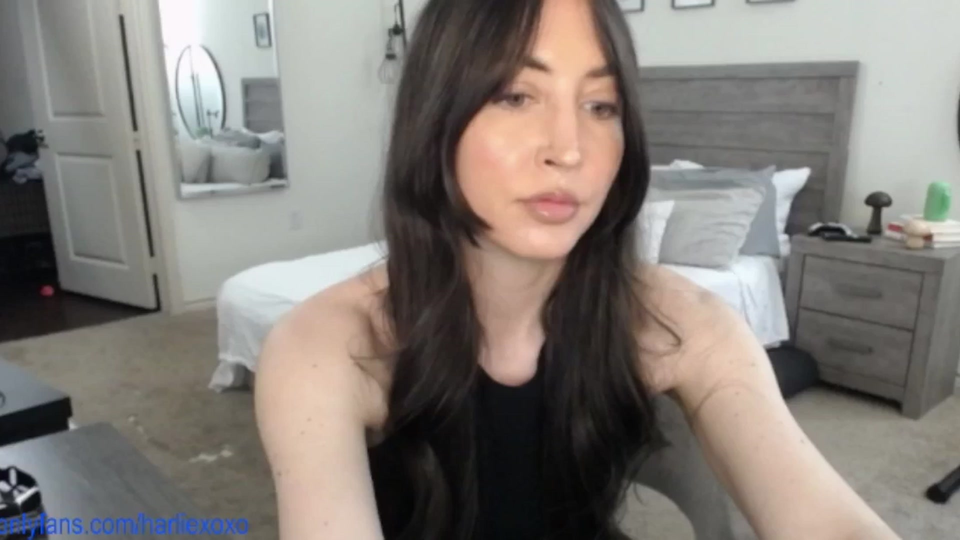 Gallery image thumbnail from SweetHarlie's myfreecams stream on, 06/18/2025, 20:20 image 1 of 20