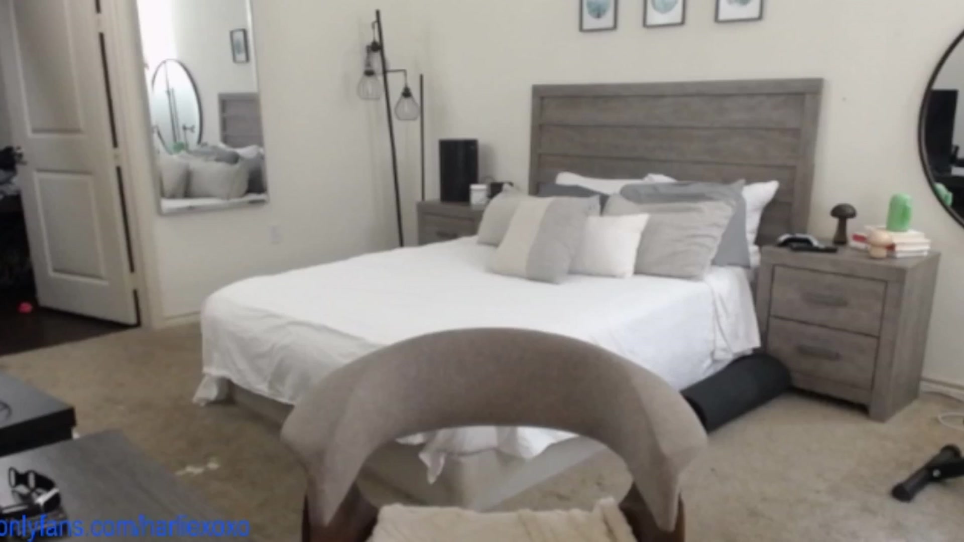 Gallery image thumbnail from SweetHarlie's myfreecams stream on, 06/18/2025, 20:20 image 14 of 20