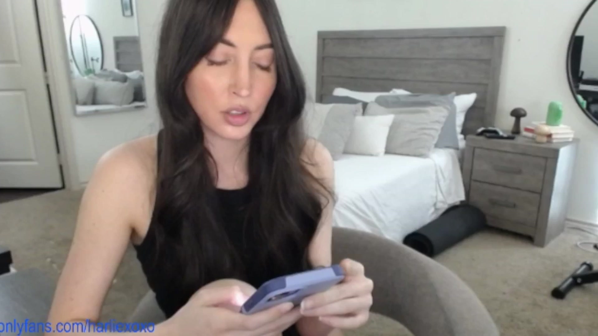 Gallery image thumbnail from SweetHarlie's myfreecams stream on, 06/18/2025, 22:30 image 9 of 20