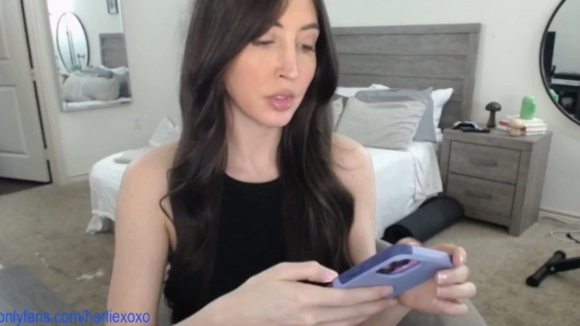 Gallery image thumbnail from SweetHarlie's myfreecams stream on, 06/18/2025, 23:18 image 20 of 20