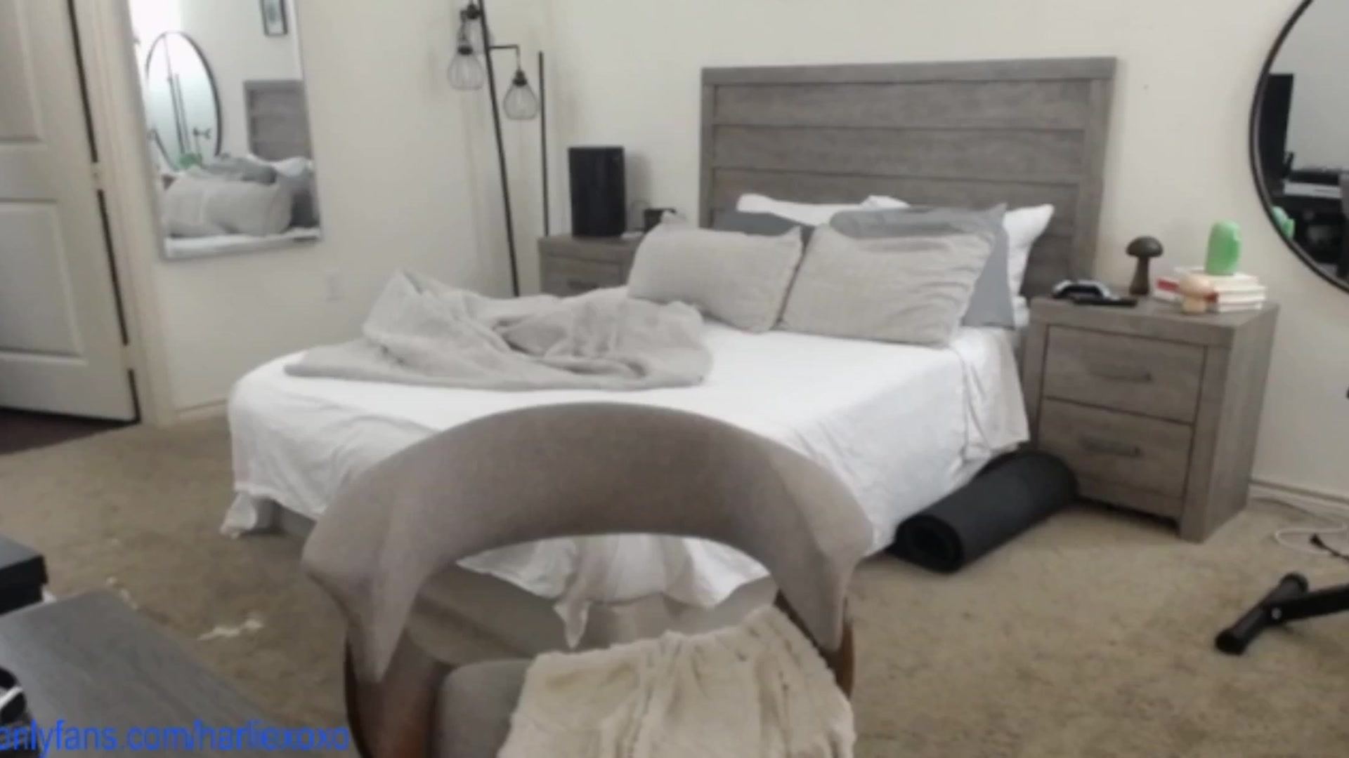 Gallery image thumbnail from SweetHarlie's myfreecams stream on, 06/18/2025, 23:18 image 18 of 20