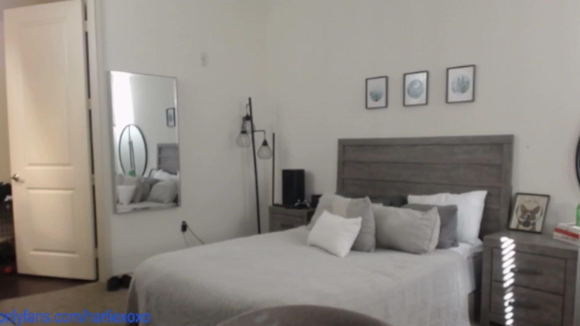 Gallery image thumbnail from SweetHarlie's myfreecams stream on, 07/28/2025, 22:23 image 18 of 20