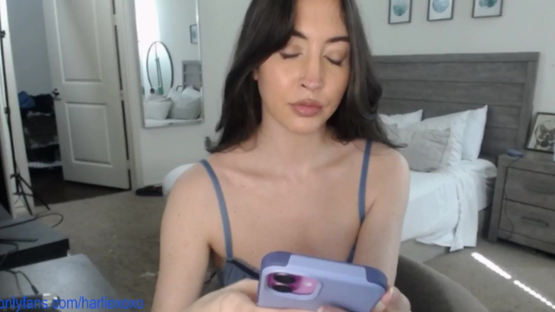 Gallery image thumbnail from SweetHarlie's myfreecams stream on, 07/29/2025, 21:53 image 5 of 20