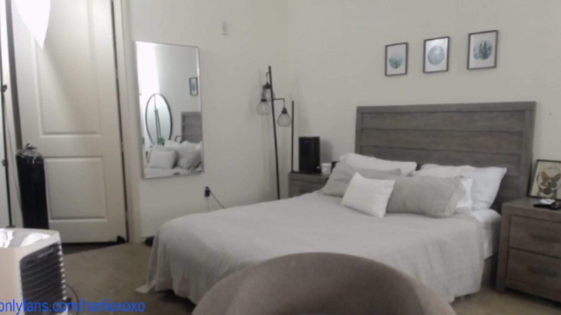 Gallery image thumbnail from SweetHarlie's myfreecams stream on, 08/06/2025, 20:49 image 20 of 20