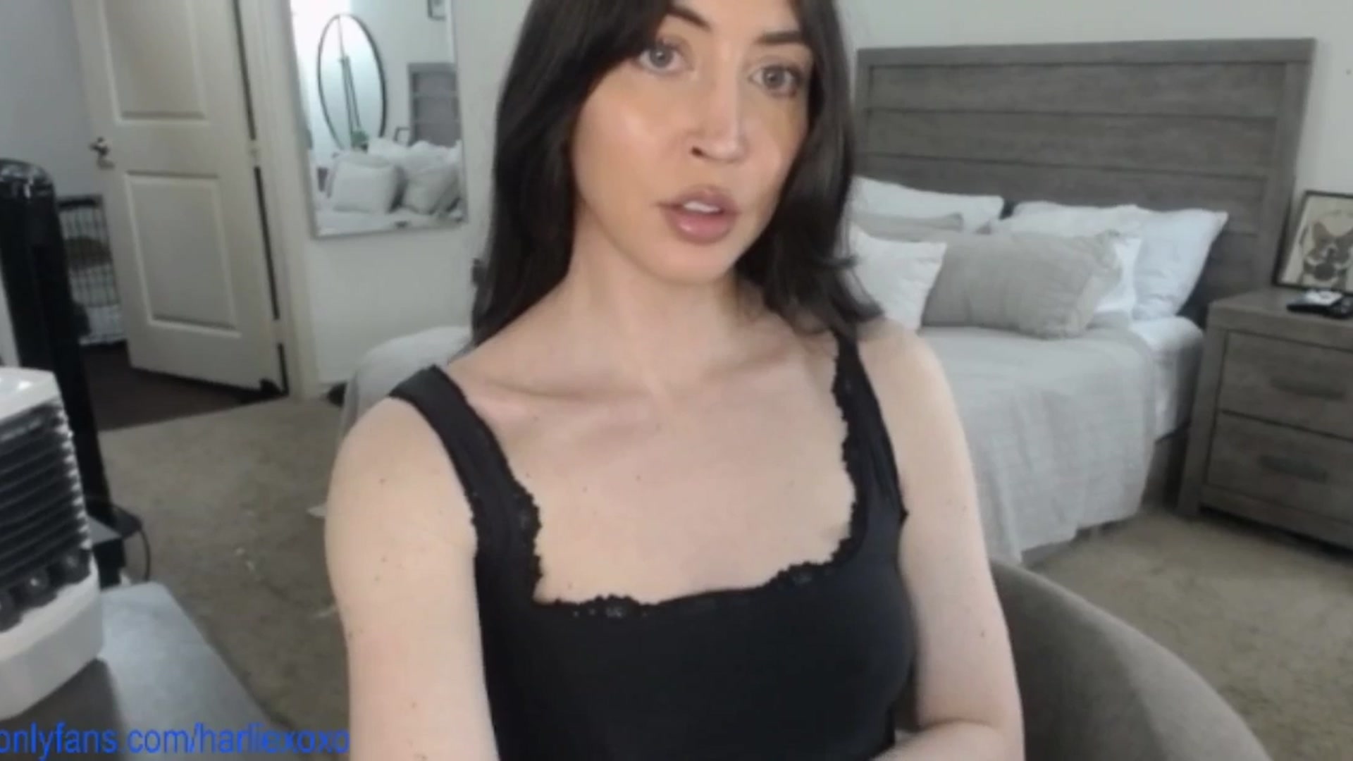 Gallery image thumbnail from SweetHarlie's myfreecams stream on, 08/06/2025, 20:49 image 14 of 20
