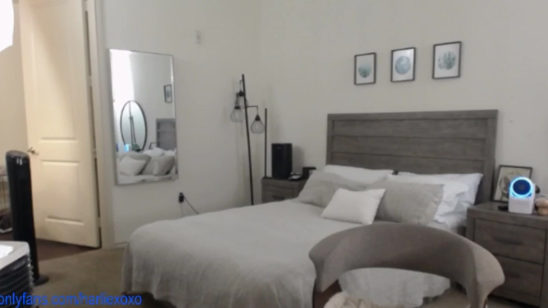 Gallery image thumbnail from SweetHarlie's myfreecams stream on, 08/07/2025, 20:24 image 16 of 20