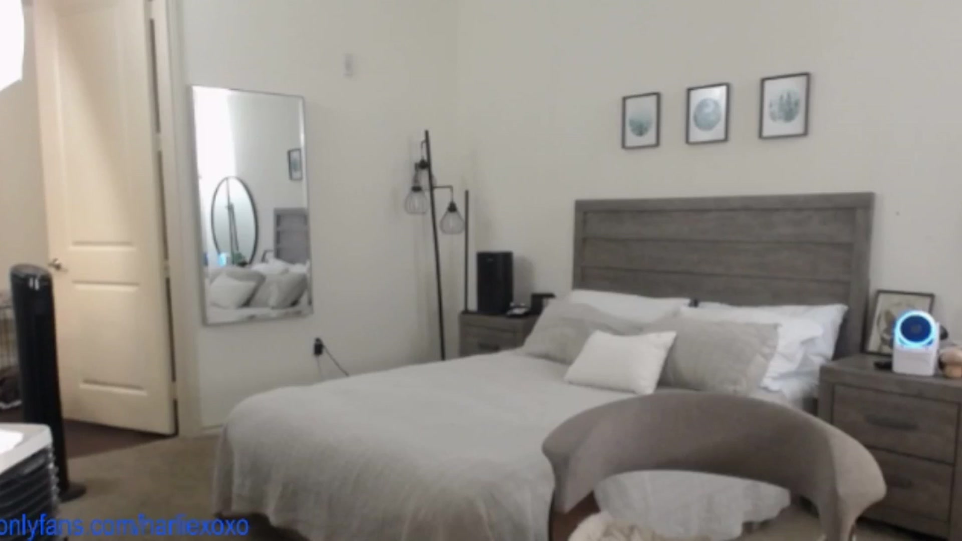 Gallery image thumbnail from SweetHarlie's myfreecams stream on, 08/07/2025, 20:24 image 15 of 20