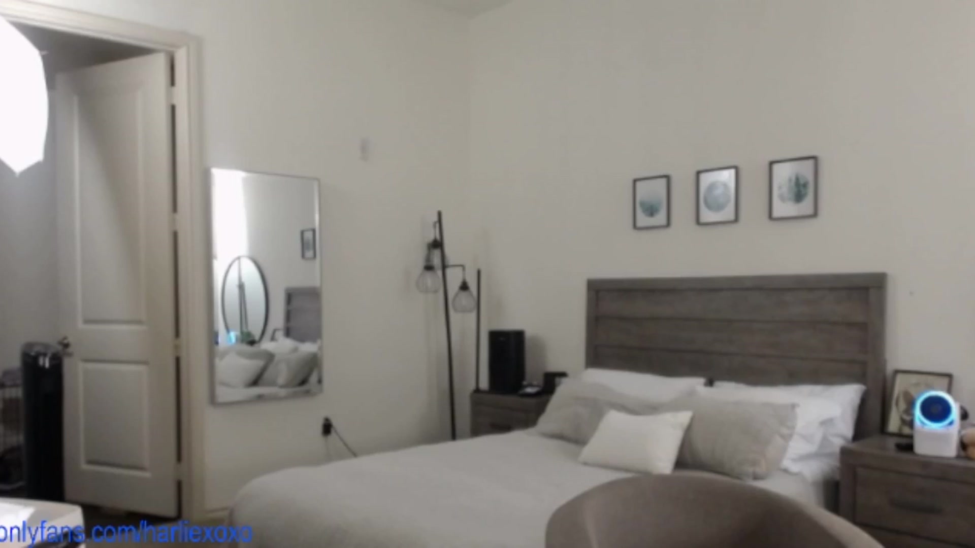 Gallery image thumbnail from SweetHarlie's myfreecams stream on, 08/07/2025, 21:05 image 15 of 20