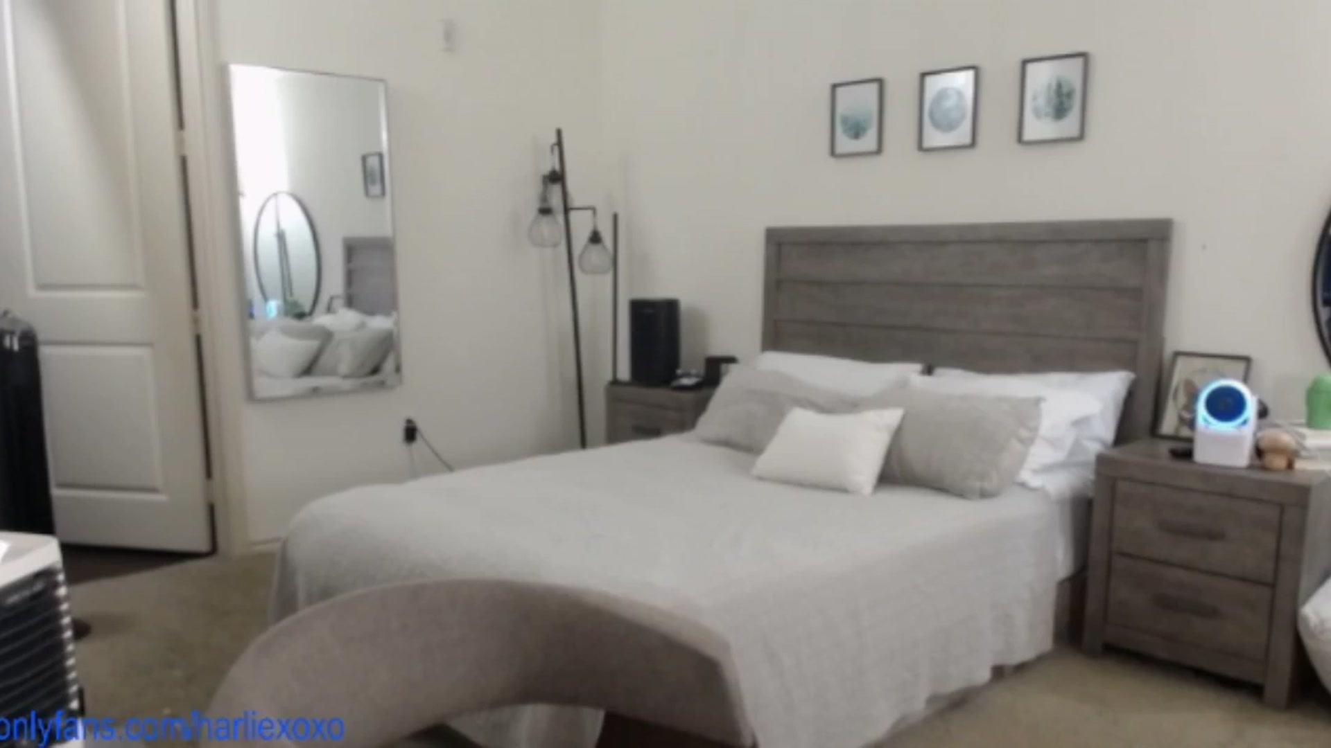 Gallery image thumbnail from SweetHarlie's myfreecams stream on, 08/07/2025, 23:33 image 16 of 20