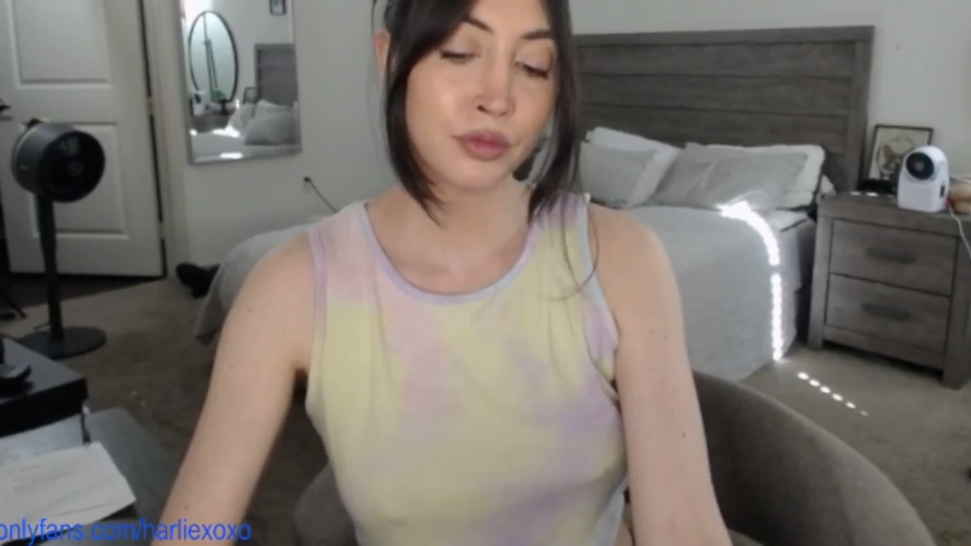 Gallery image thumbnail from SweetHarlie's myfreecams stream on, 08/20/2025, 22:36 image 16 of 20