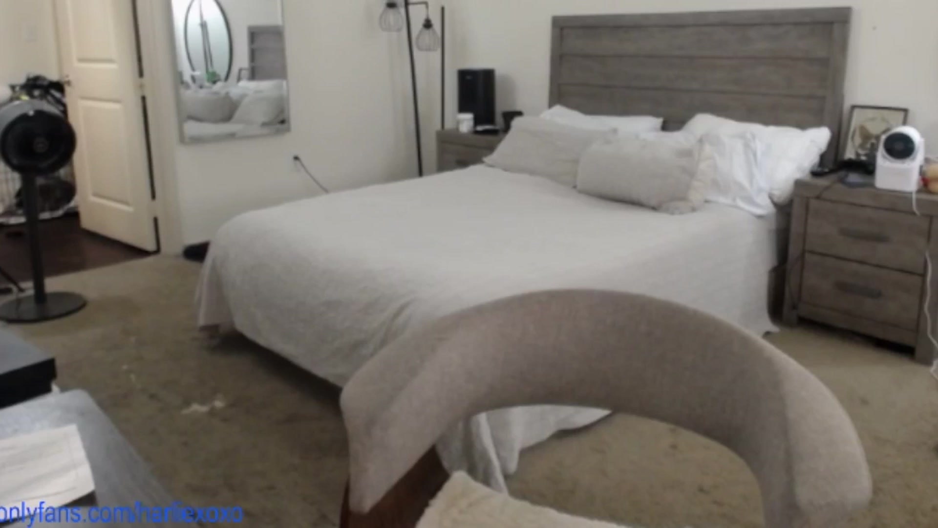 Gallery image thumbnail from SweetHarlie's myfreecams stream on, 08/21/2025, 22:04 image 5 of 20