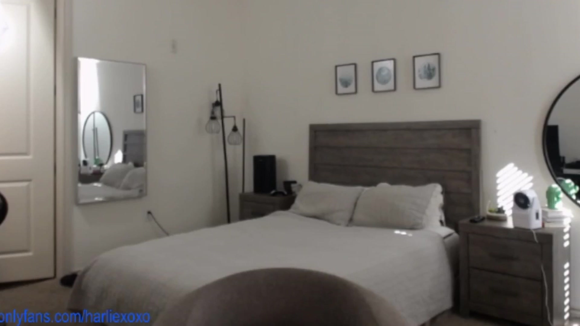Gallery image thumbnail from SweetHarlie's myfreecams stream on, 08/25/2025, 23:16 image 7 of 20