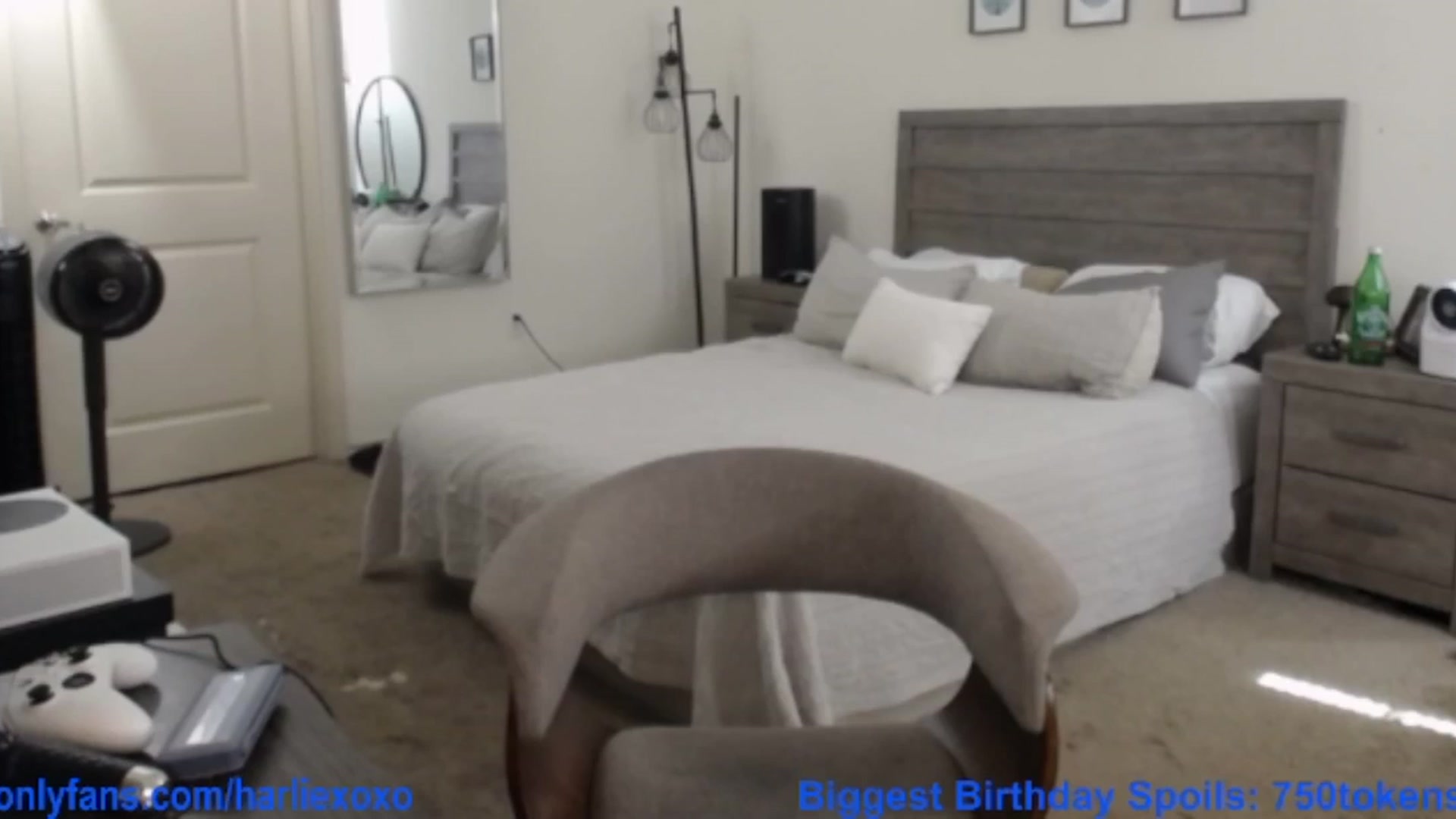 Gallery image thumbnail from SweetHarlie's myfreecams stream on, 09/05/2025, 22:06 image 1 of 20