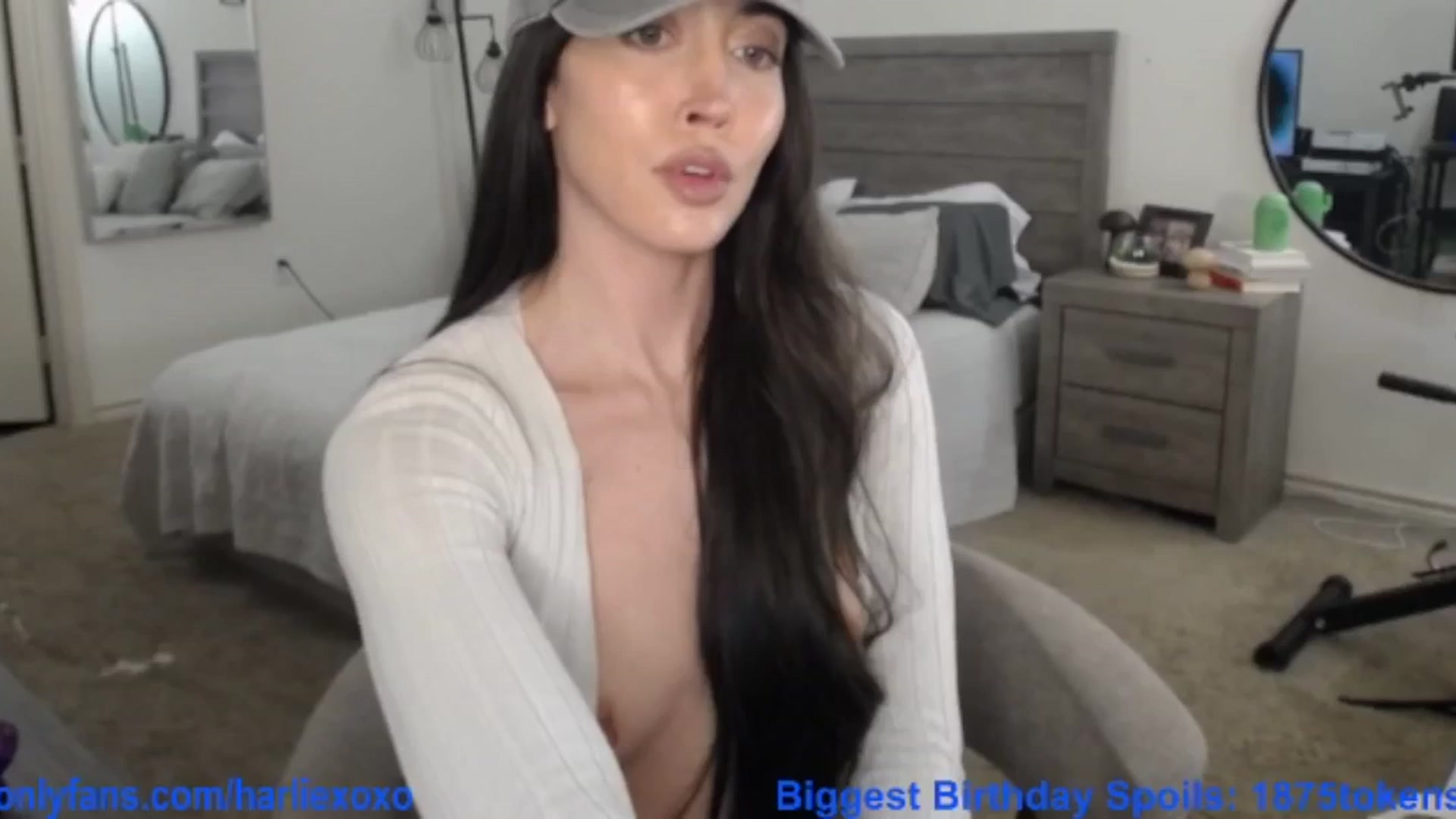 Gallery image thumbnail from SweetHarlie's myfreecams stream on, 09/09/2025, 23:37 image 17 of 20