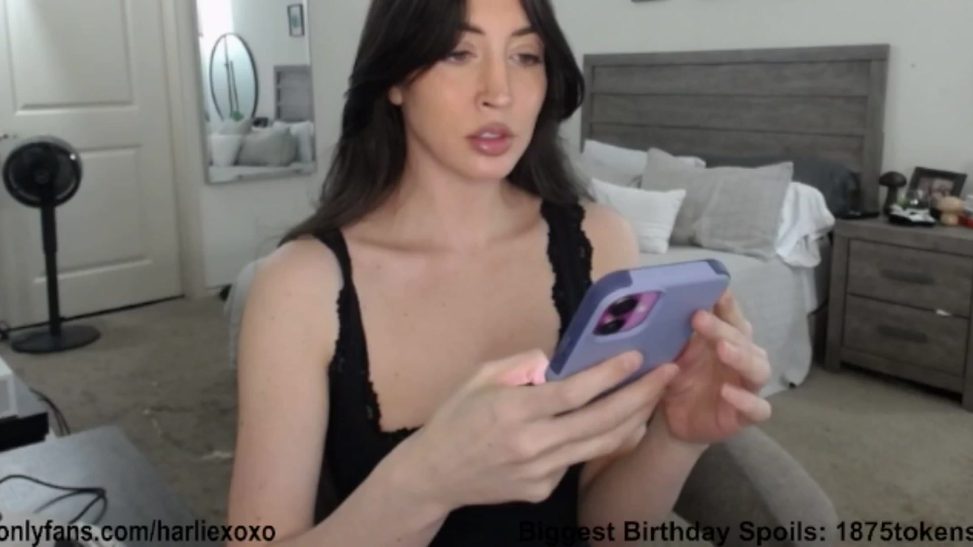 Gallery image thumbnail from SweetHarlie's myfreecams stream on, 09/19/2025, 20:45 image 7 of 20