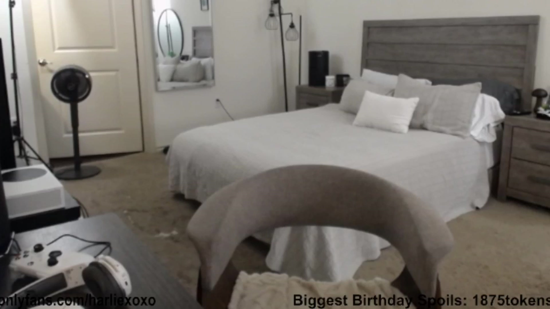 Gallery image thumbnail from SweetHarlie's myfreecams stream on, 09/19/2025, 20:45 image 1 of 20
