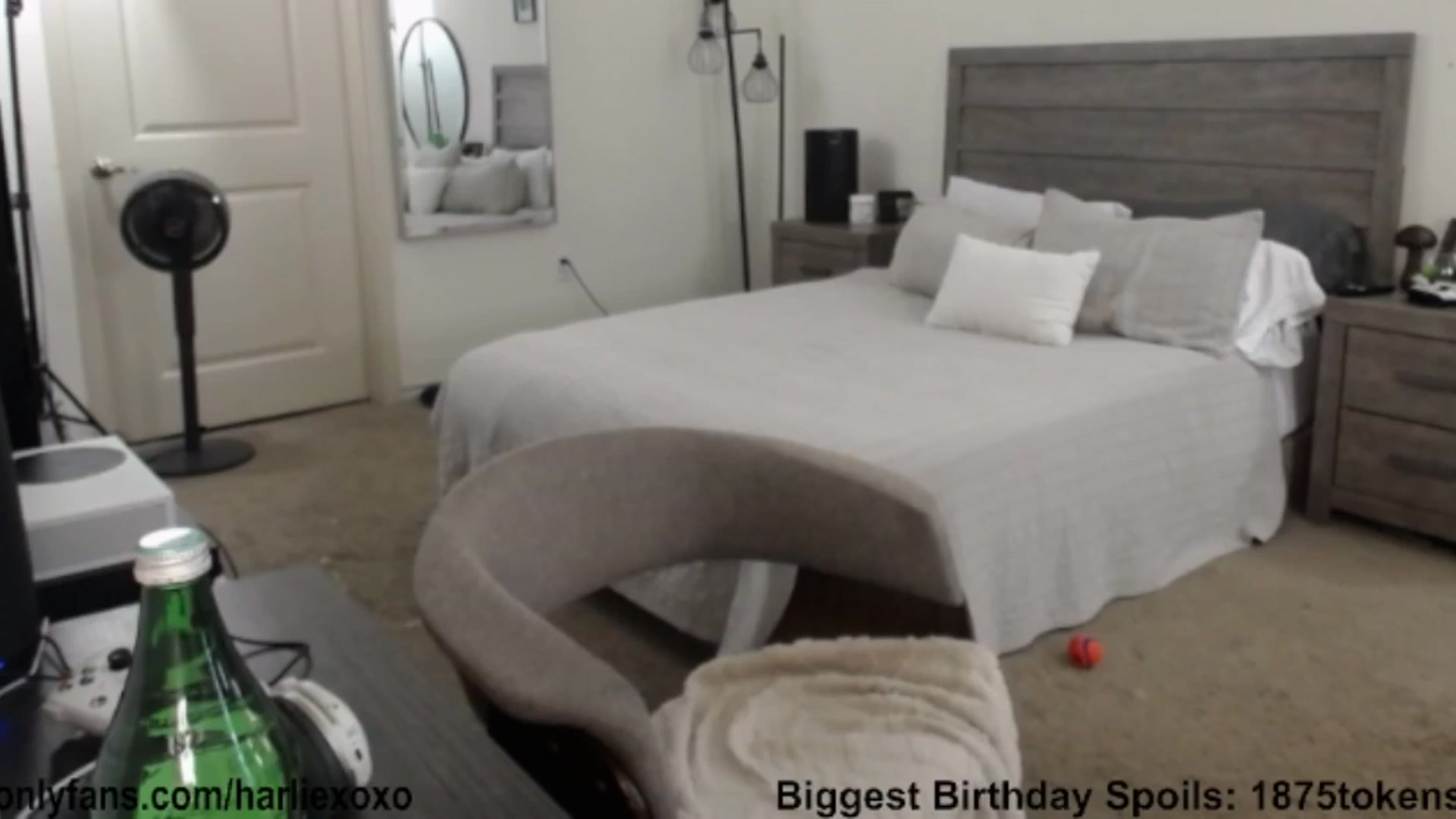 Gallery image thumbnail from SweetHarlie's myfreecams stream on, 09/19/2025, 20:45 image 19 of 20