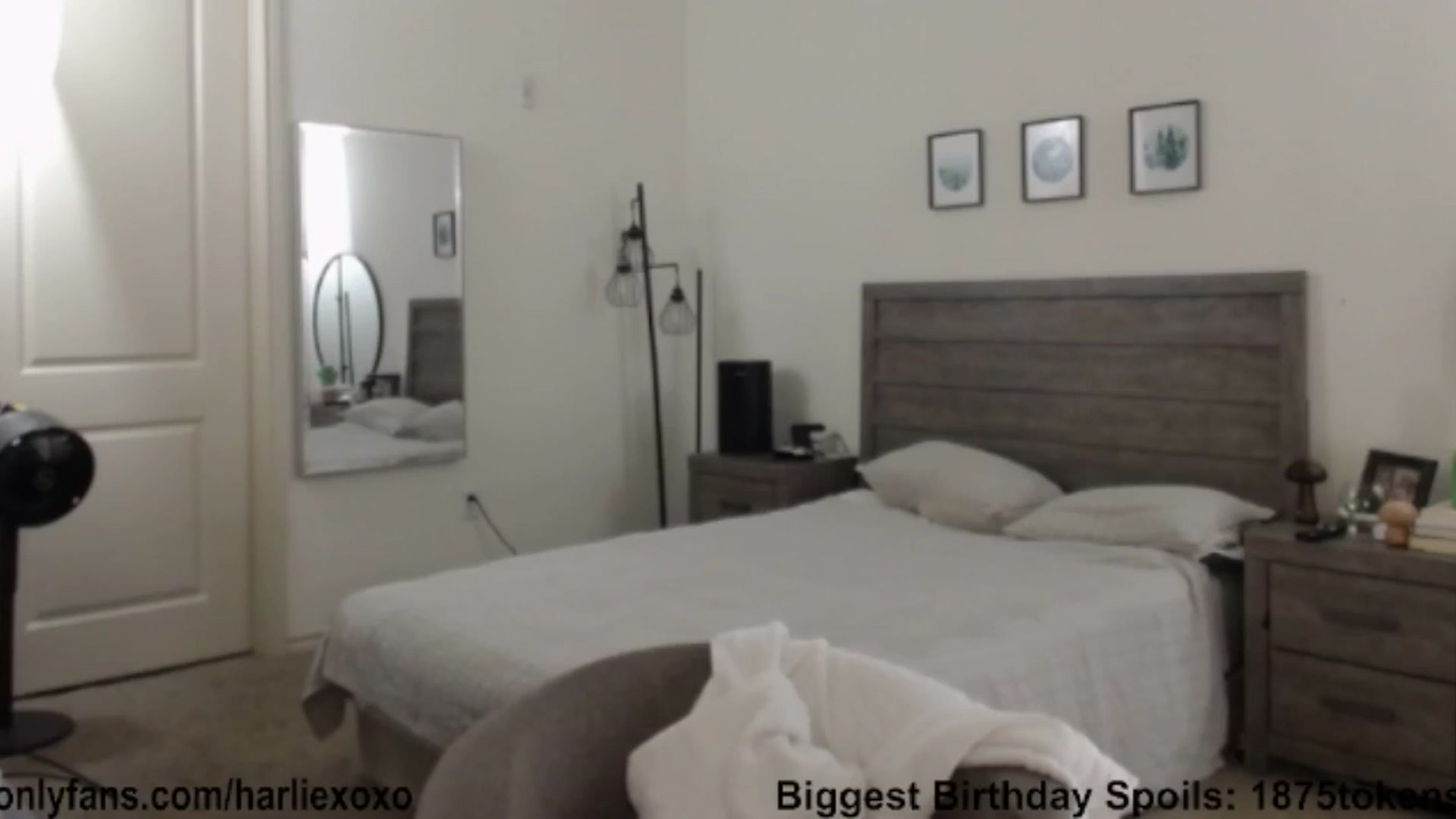 Gallery image thumbnail from SweetHarlie's myfreecams stream on, 09/28/2025, 04:06 image 13 of 20