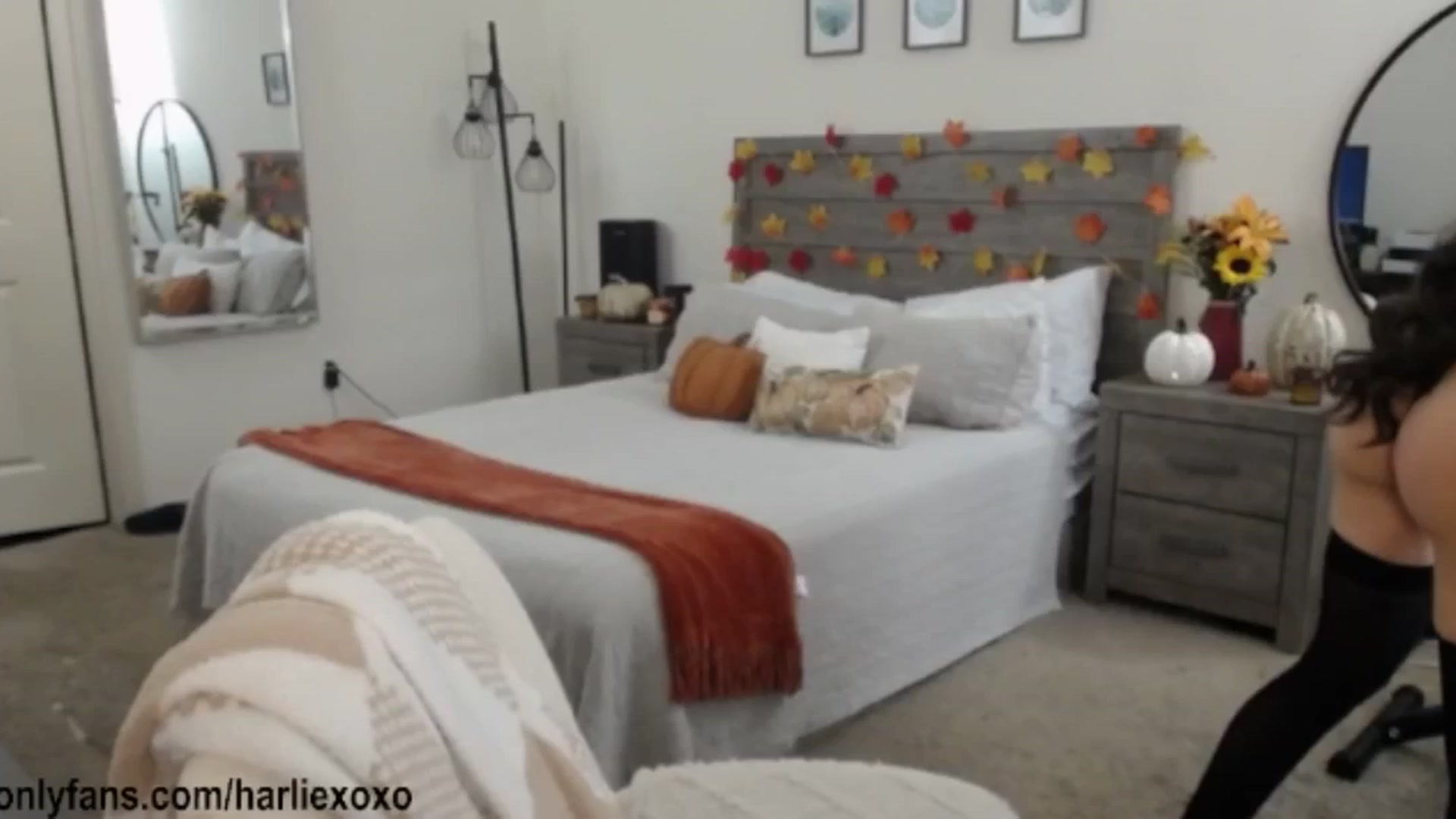 Gallery image thumbnail from SweetHarlie's myfreecams stream on, 10/27/2025, 23:04 image 5 of 20