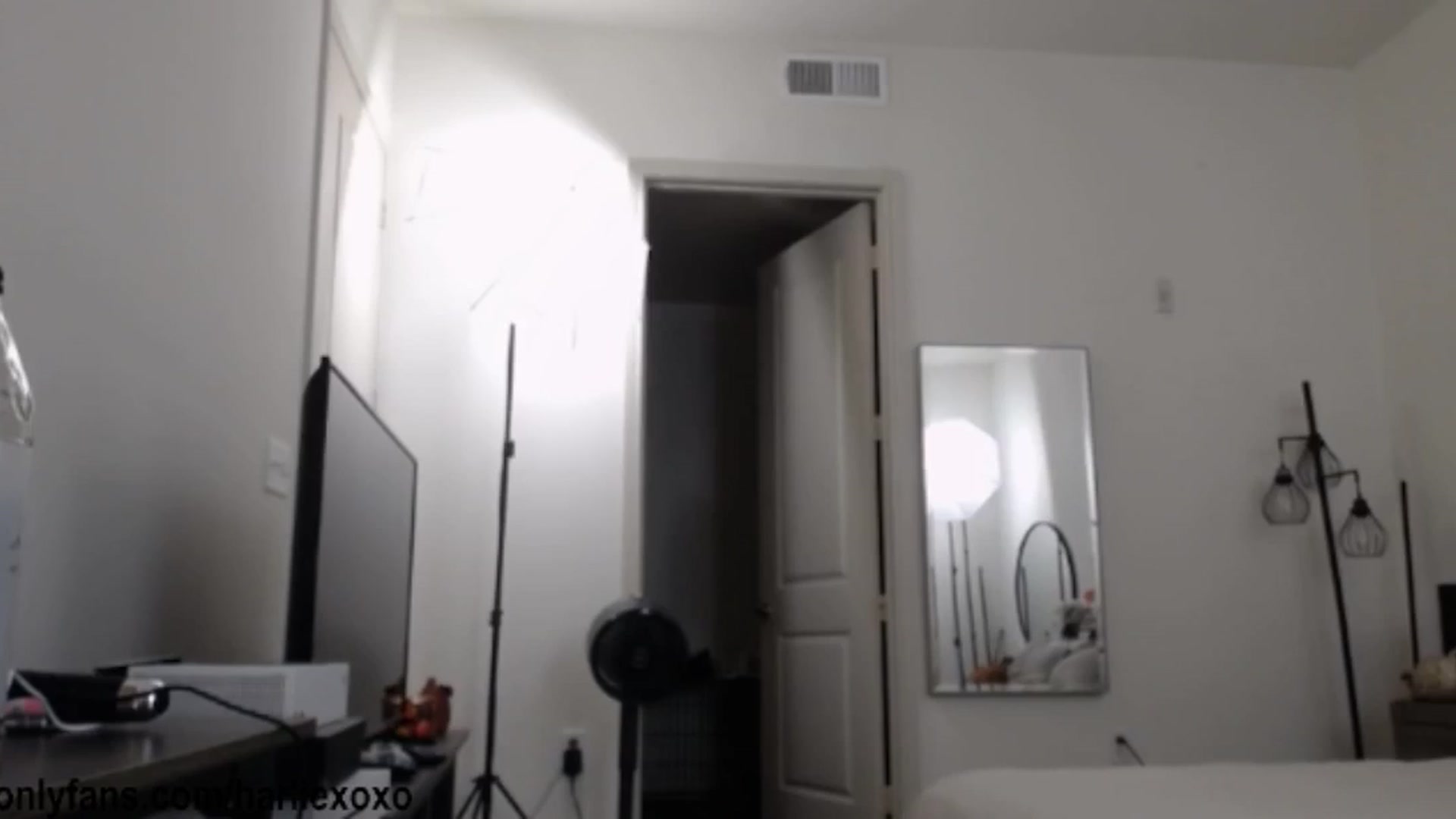 Gallery image thumbnail from SweetHarlie's myfreecams stream on, 11/13/2025, 20:34 image 1 of 20