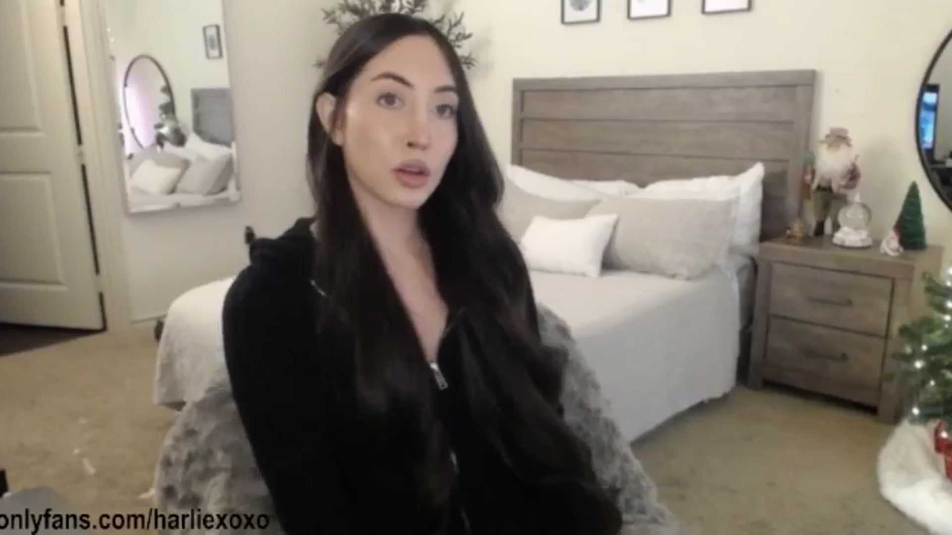 Gallery image thumbnail from SweetHarlie's myfreecams stream on, 12/03/2025, 23:06 image 15 of 20