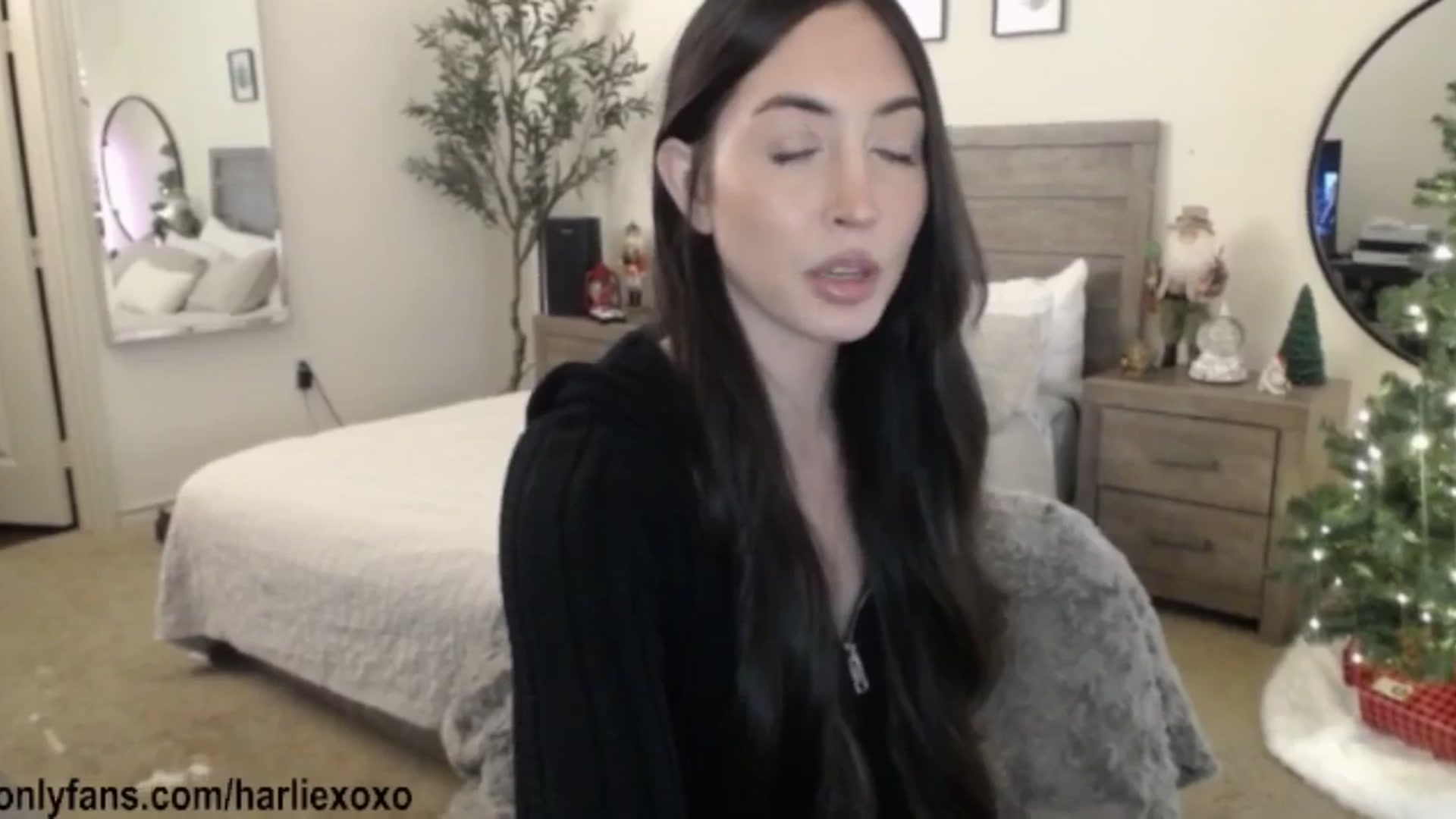 Gallery image thumbnail from SweetHarlie's myfreecams stream on, 12/03/2025, 23:06 image 18 of 20