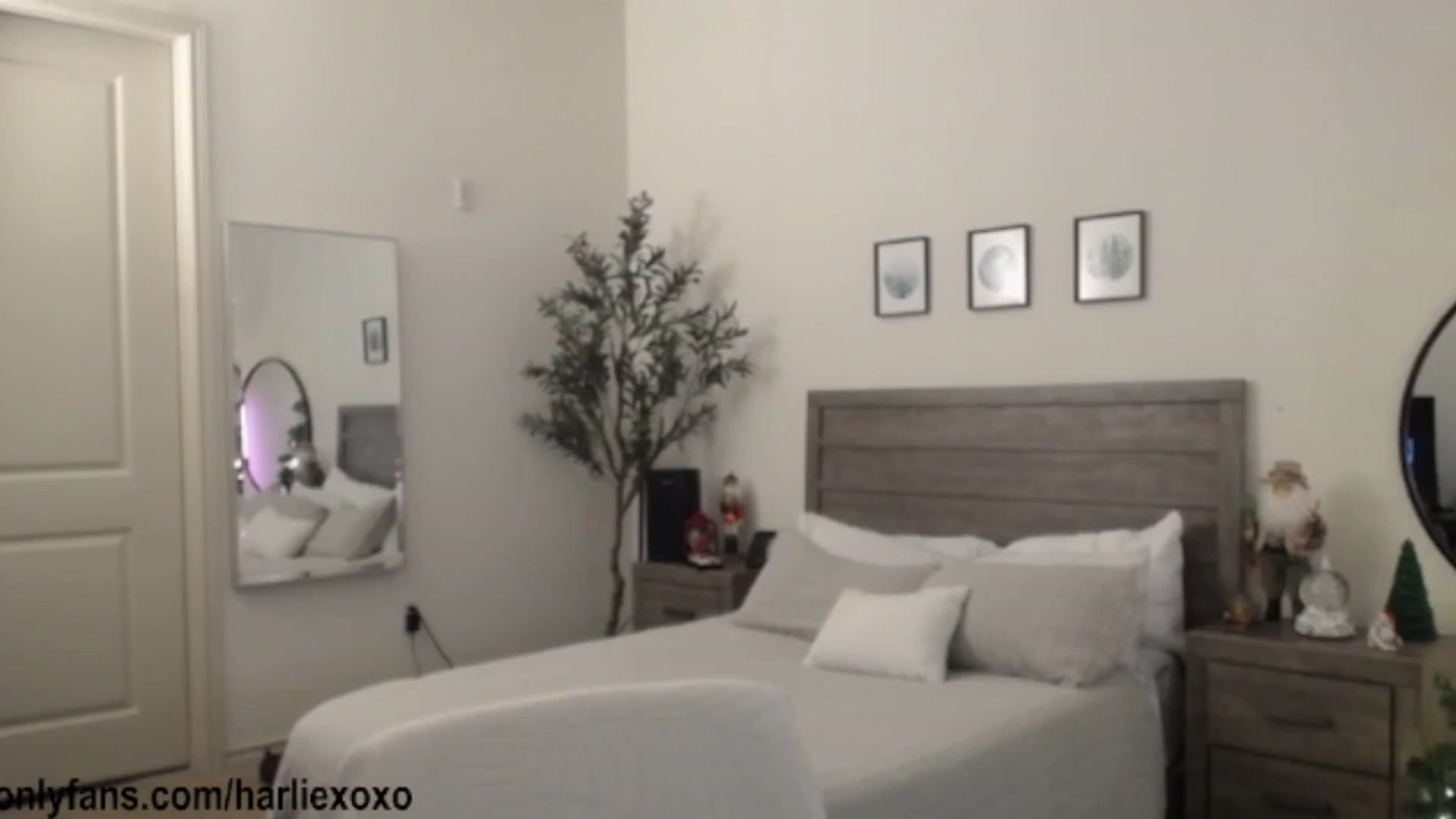 Gallery image thumbnail from SweetHarlie's myfreecams stream on, 12/04/2025, 01:31 image 15 of 20