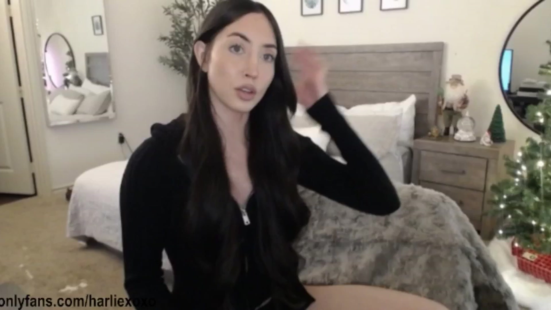 Gallery image thumbnail from SweetHarlie's myfreecams stream on, 12/04/2025, 01:31 image 1 of 20