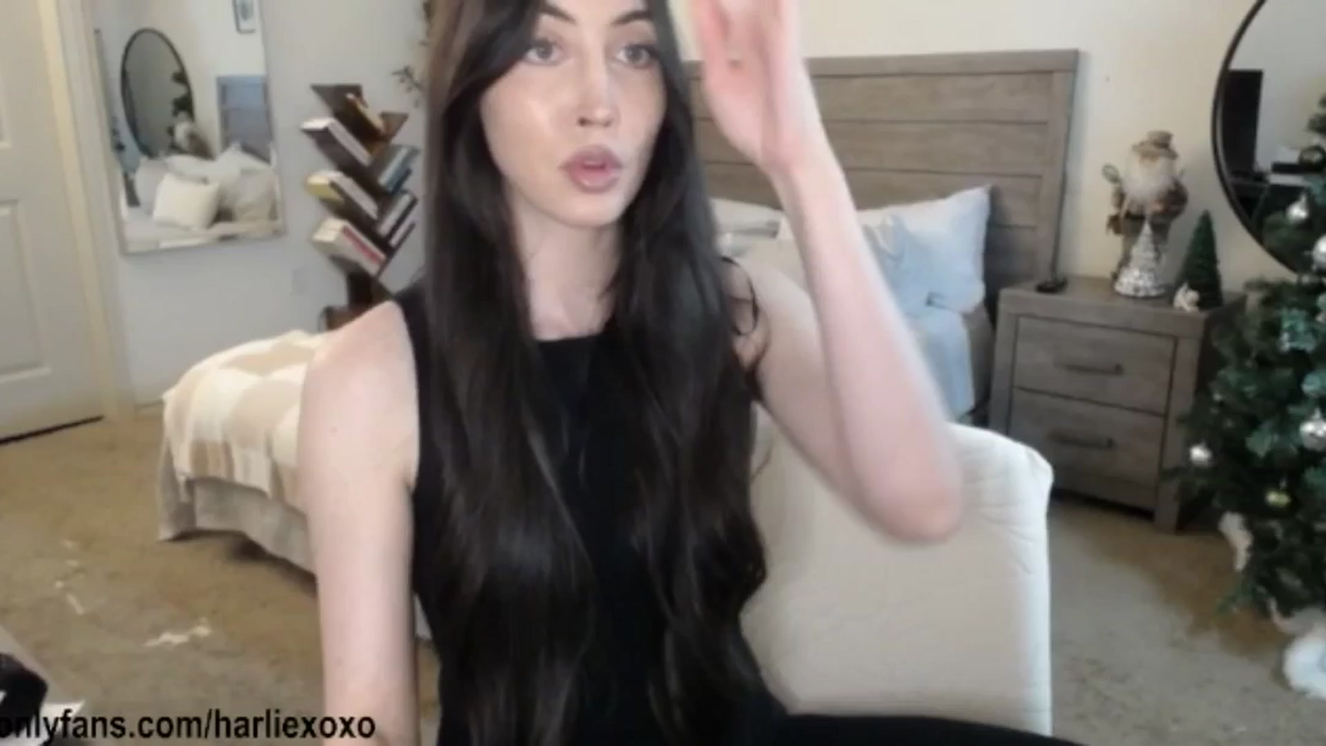 Gallery image thumbnail from SweetHarlie's myfreecams stream on, 02/02/2026, 23:25 image 1 of 20