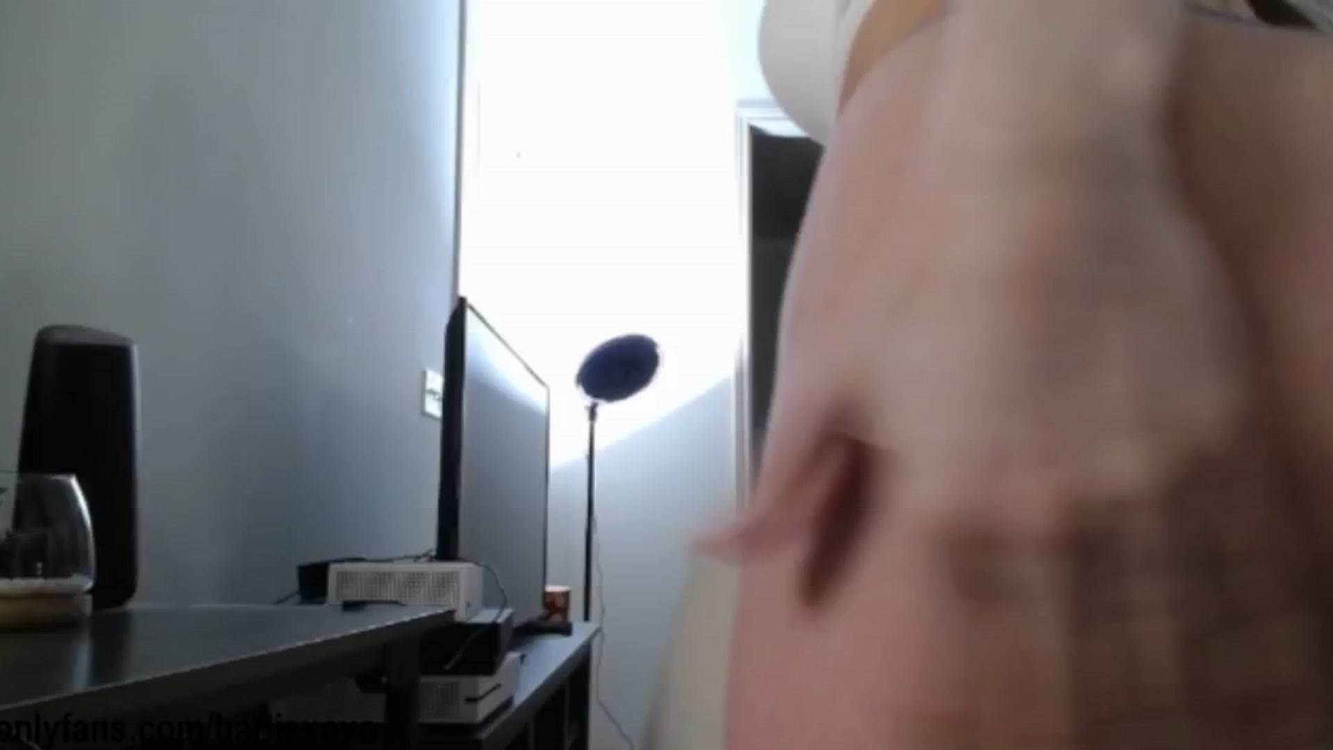Gallery image thumbnail from SweetHarlie's myfreecams stream on, 03/18/2026, 02:20 image 11 of 20