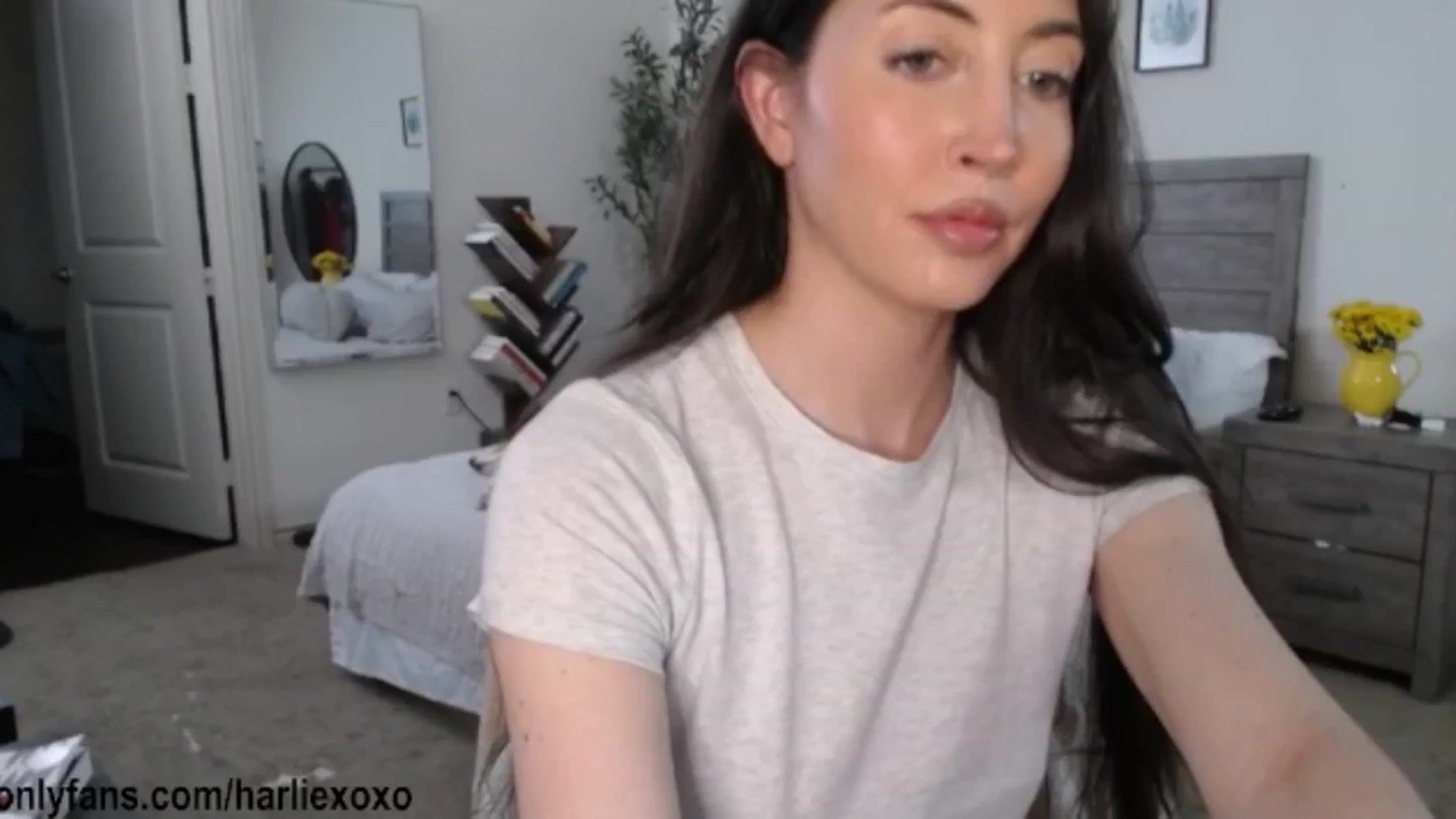 Gallery image thumbnail from SweetHarlie's myfreecams stream on, 04/21/2026, 02:06 image 15 of 20