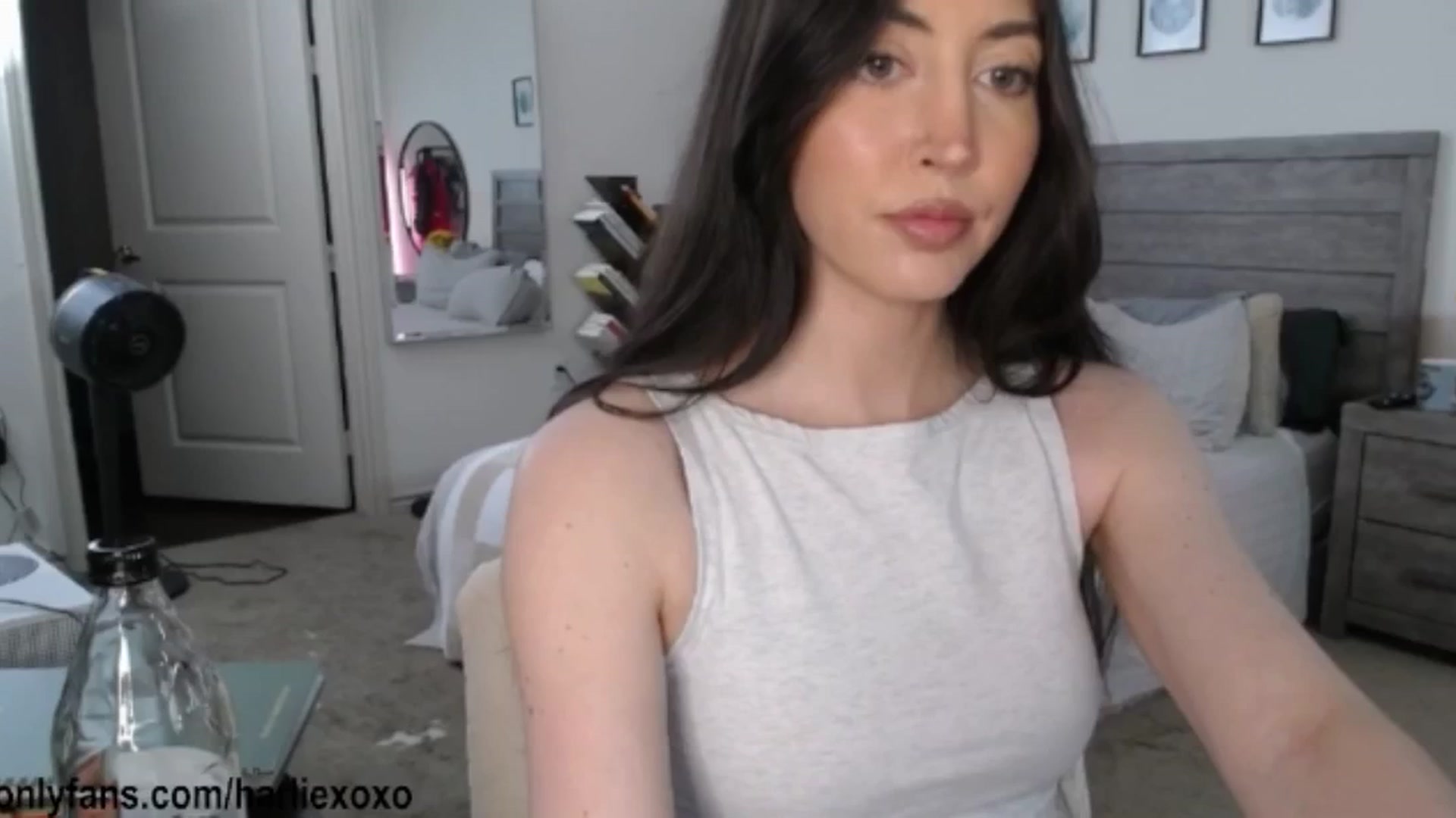 Gallery image thumbnail from SweetHarlie's myfreecams stream on, 04/24/2026, 02:39 image 4 of 20