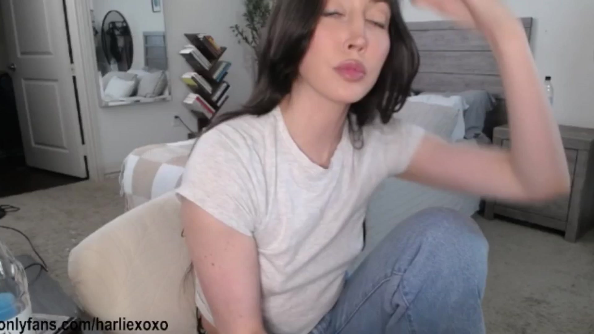 Gallery image thumbnail from SweetHarlie's myfreecams stream on, 05/03/2026, 02:53 image 17 of 20
