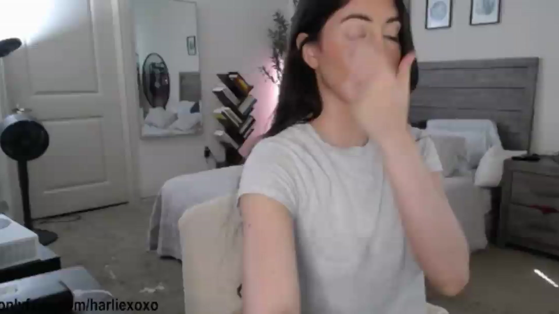 Gallery image thumbnail from SweetHarlie's myfreecams stream on, 06/26/2026, 21:30 image 16 of 20