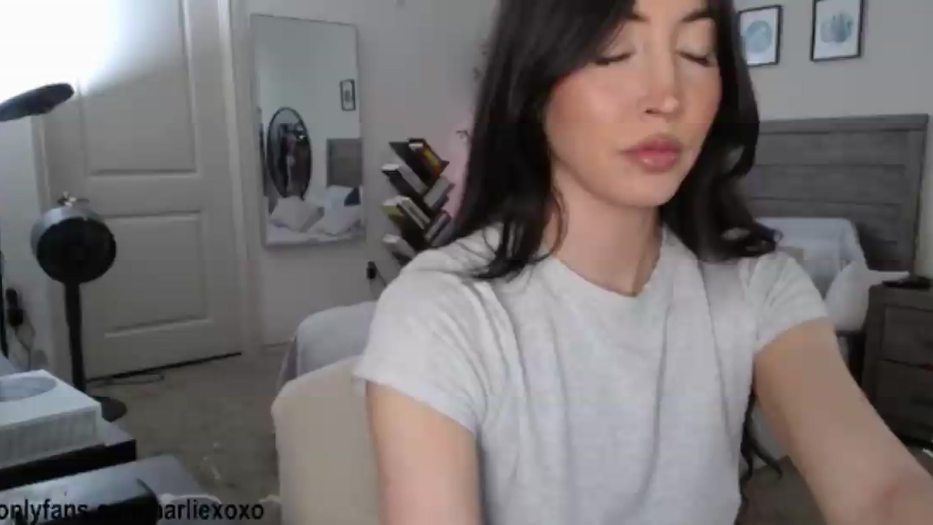 Gallery image thumbnail from SweetHarlie's myfreecams stream on, 06/26/2026, 22:18 image 4 of 20