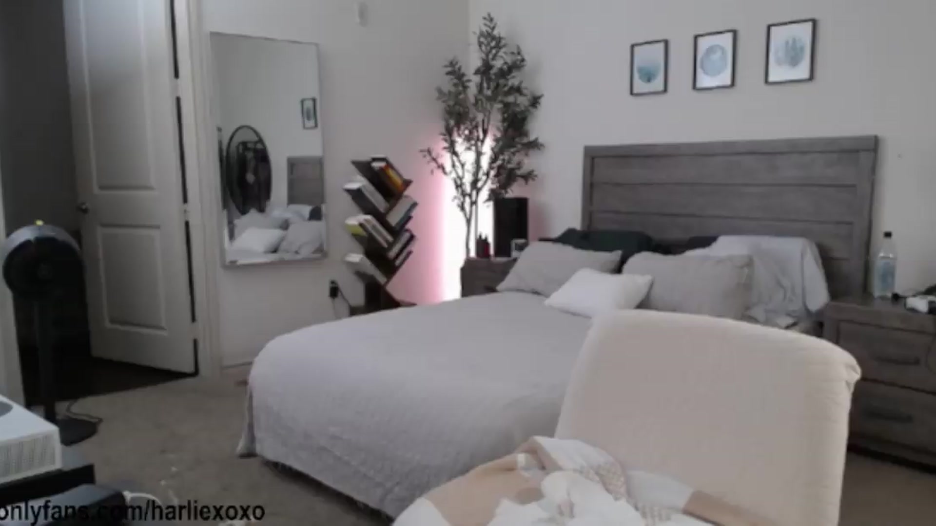Gallery image thumbnail from SweetHarlie's myfreecams stream on, 06/28/2026, 01:29 image 18 of 20
