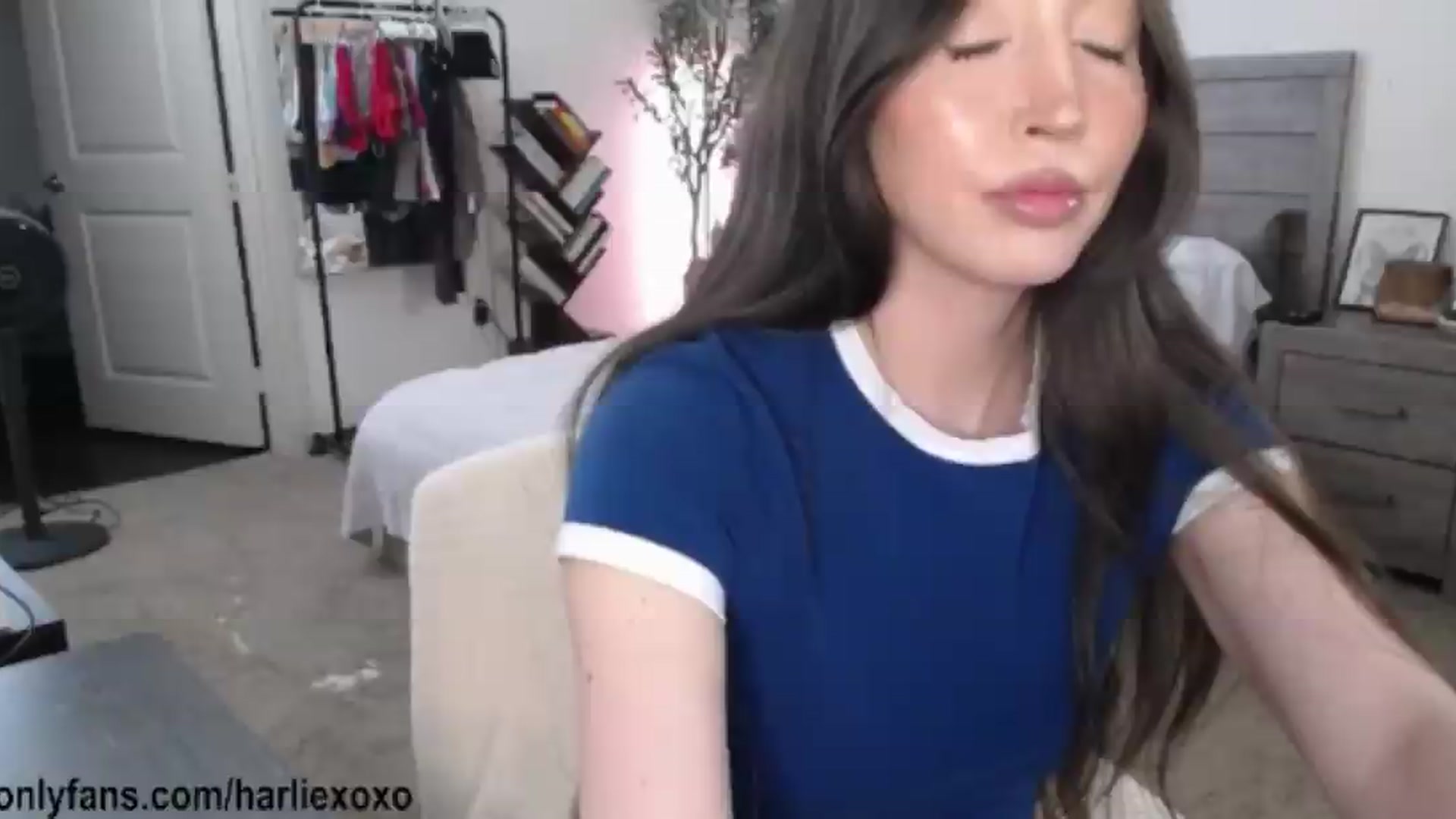Gallery image thumbnail from SweetHarlie's myfreecams stream on, 08/07/2026, 01:57 image 18 of 20