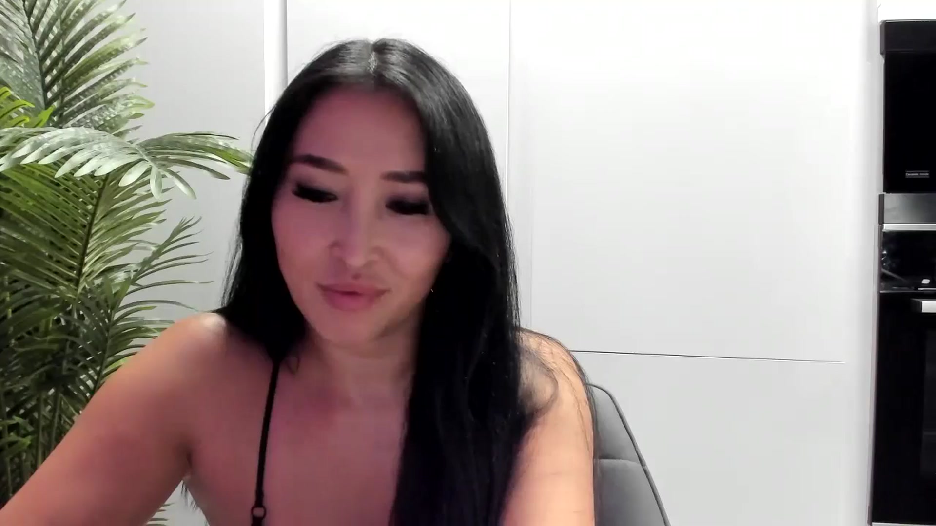 Gallery image thumbnail from SweetJuicee's myfreecams stream on, 06/14/2024, 21:38 image 4 of 20