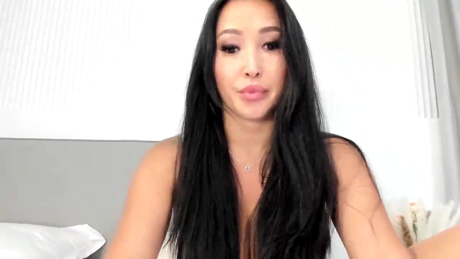 Gallery image thumbnail from SweetJuicee's myfreecams stream on, 06/30/2024, 23:27 image 3 of 20