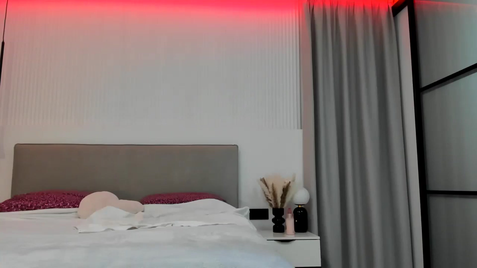 Gallery image thumbnail from SweetJuicee's myfreecams stream on, 07/09/2024, 21:03 image 16 of 20