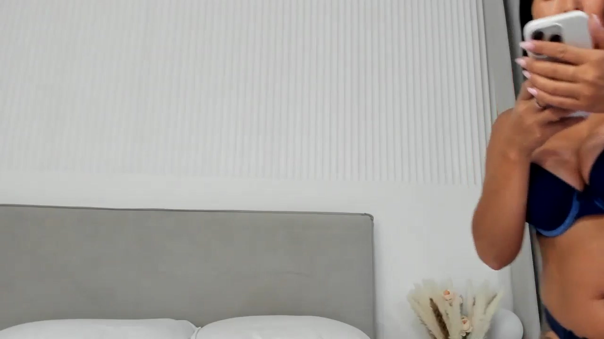 Gallery image thumbnail from SweetJuicee's myfreecams stream on, 07/31/2024, 20:23 image 9 of 20