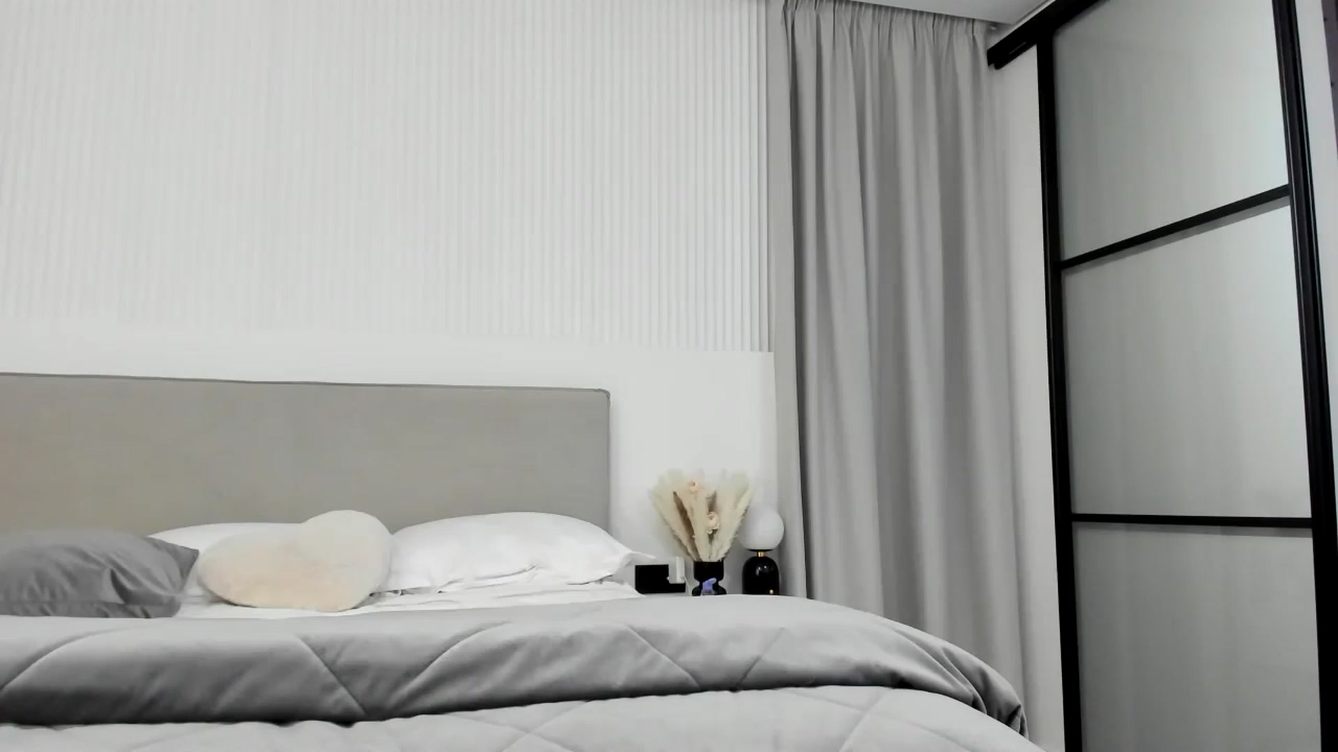 Gallery image thumbnail from SweetJuicee's myfreecams stream on, 07/31/2024, 21:25 image 16 of 20