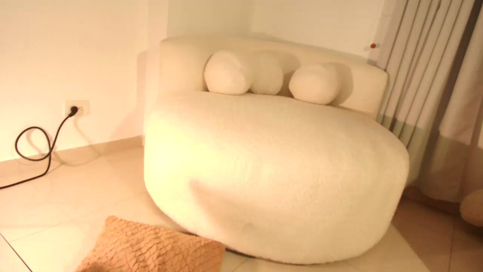 Gallery image thumbnail from SweetJulietha's myfreecams stream on, 04/15/2024, 10:06 image 11 of 20